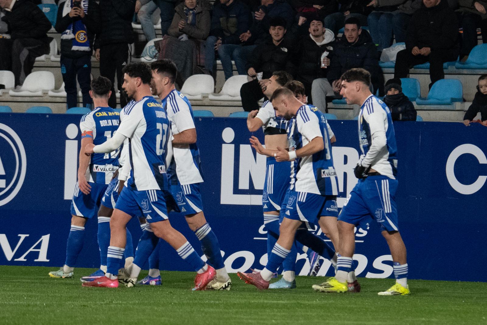 La Ponferradina, con Andrés bajo palos, ha logrado el récord de más minutos sin encajar un gol. ENRIQUE RAMÓN