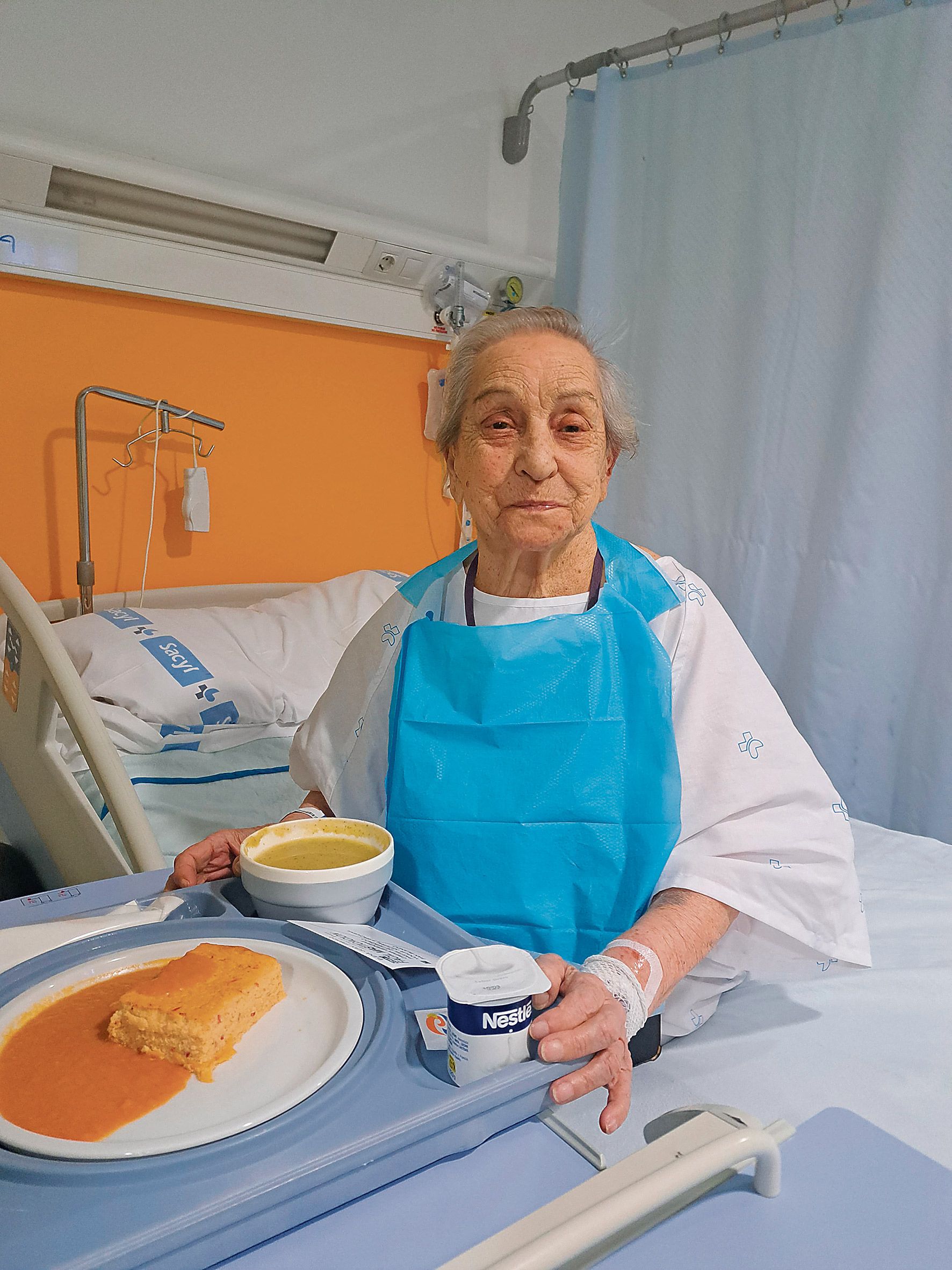 Elena, leonesa de 88 años, ha pasado casi dos semanas ingresada en la tercera planta de la residencia Virgen Blanca. | L.N.C.