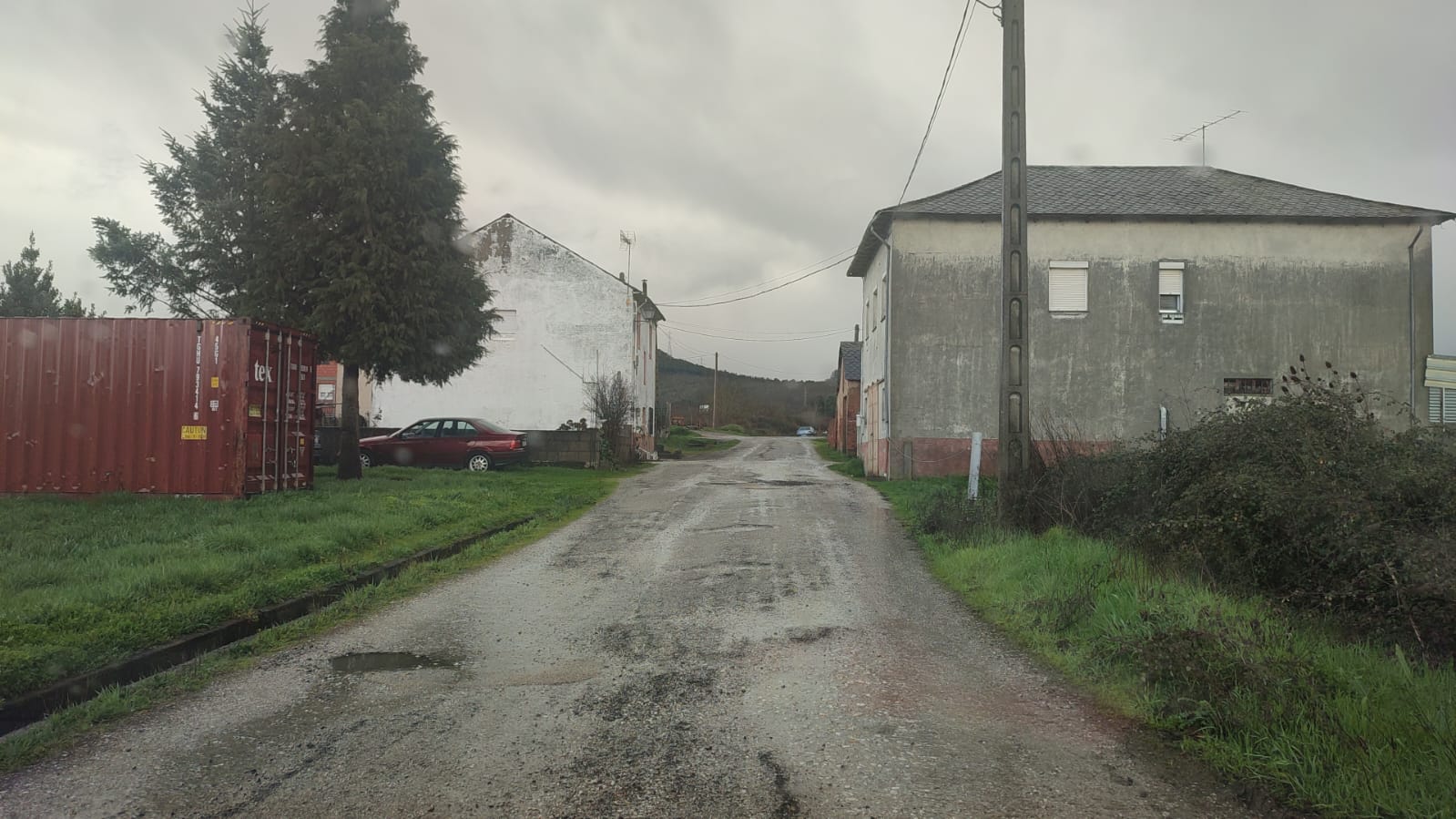 El estado de las calles de Columbrianos es tercermundista.