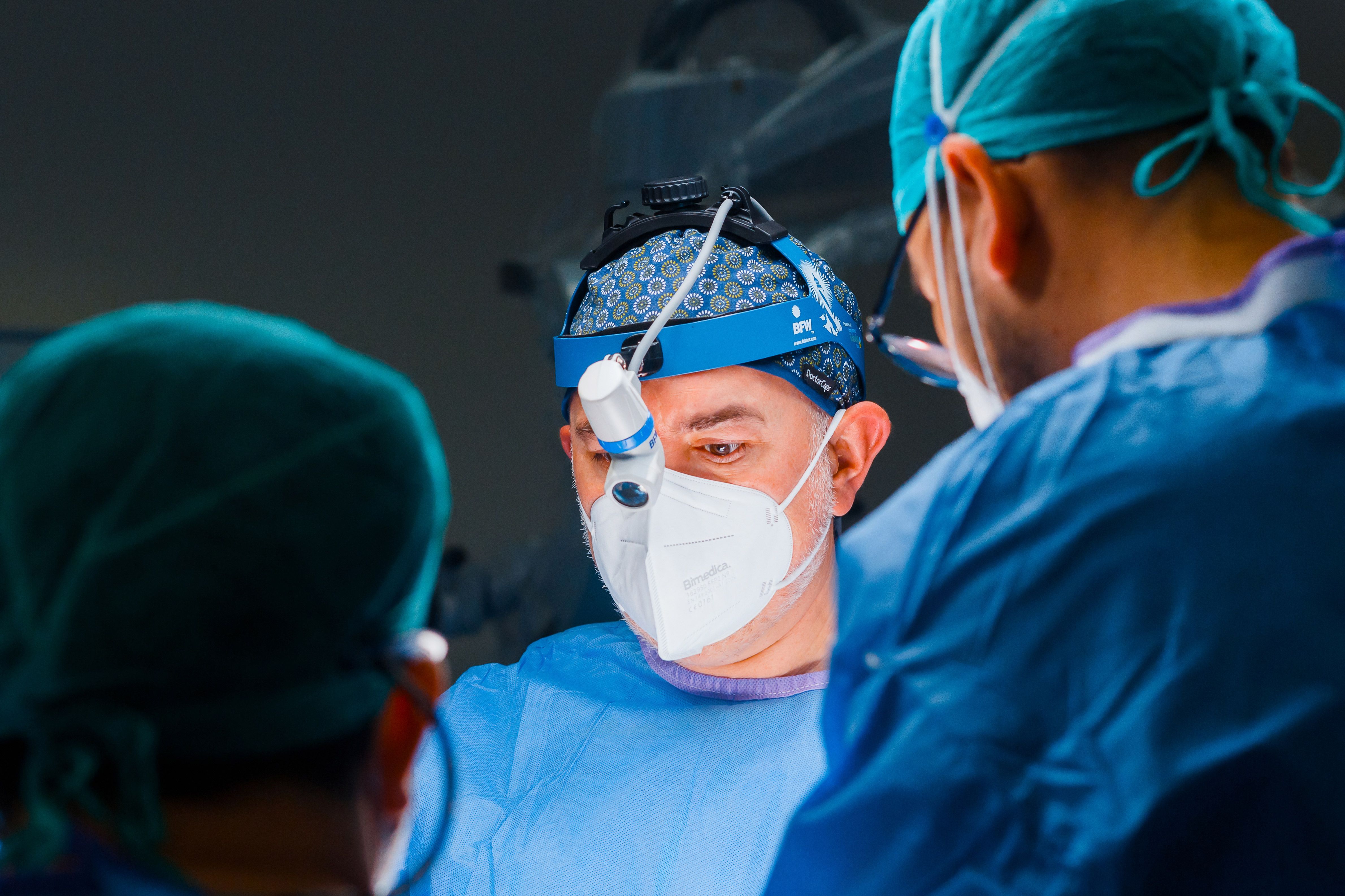 El doctor Valle Folgueral, un referente en la Neurocirugía. | L.N.C.