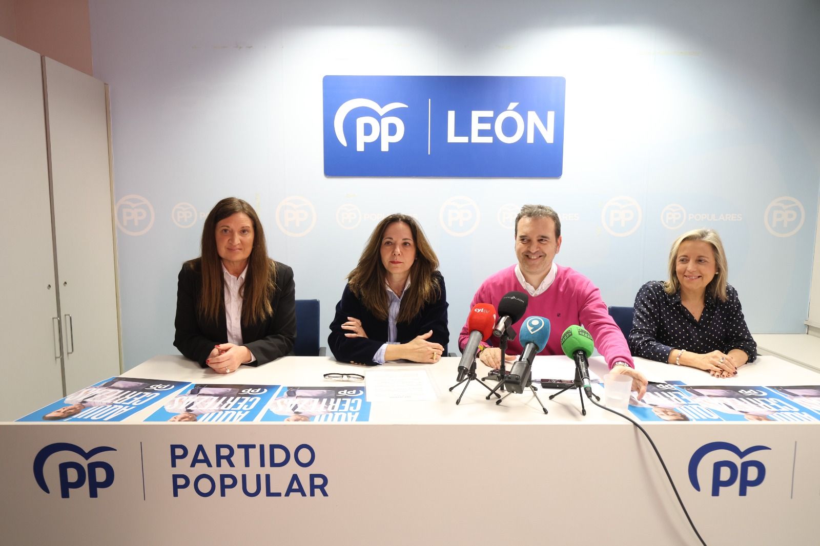 La candidata del Partido Popular de León a las Cortes de Castilla y León, María José Álvarez Casáis, presenta la campaña. | F.OTERO