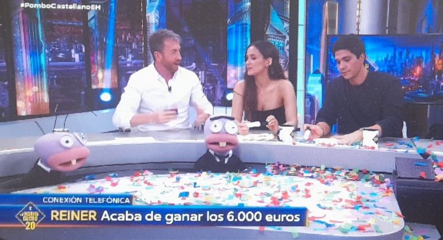 Momento en el que se entregó el premio del Hormiguero.