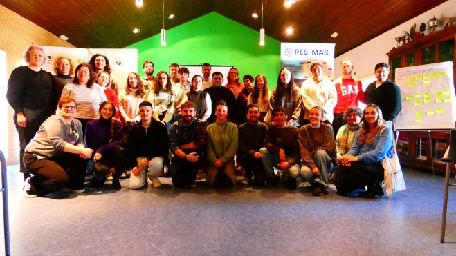 Fotografía de grupo final de todos los participantes. FRBAB Fotografía de grupo final de todos los participantes. FRBAB