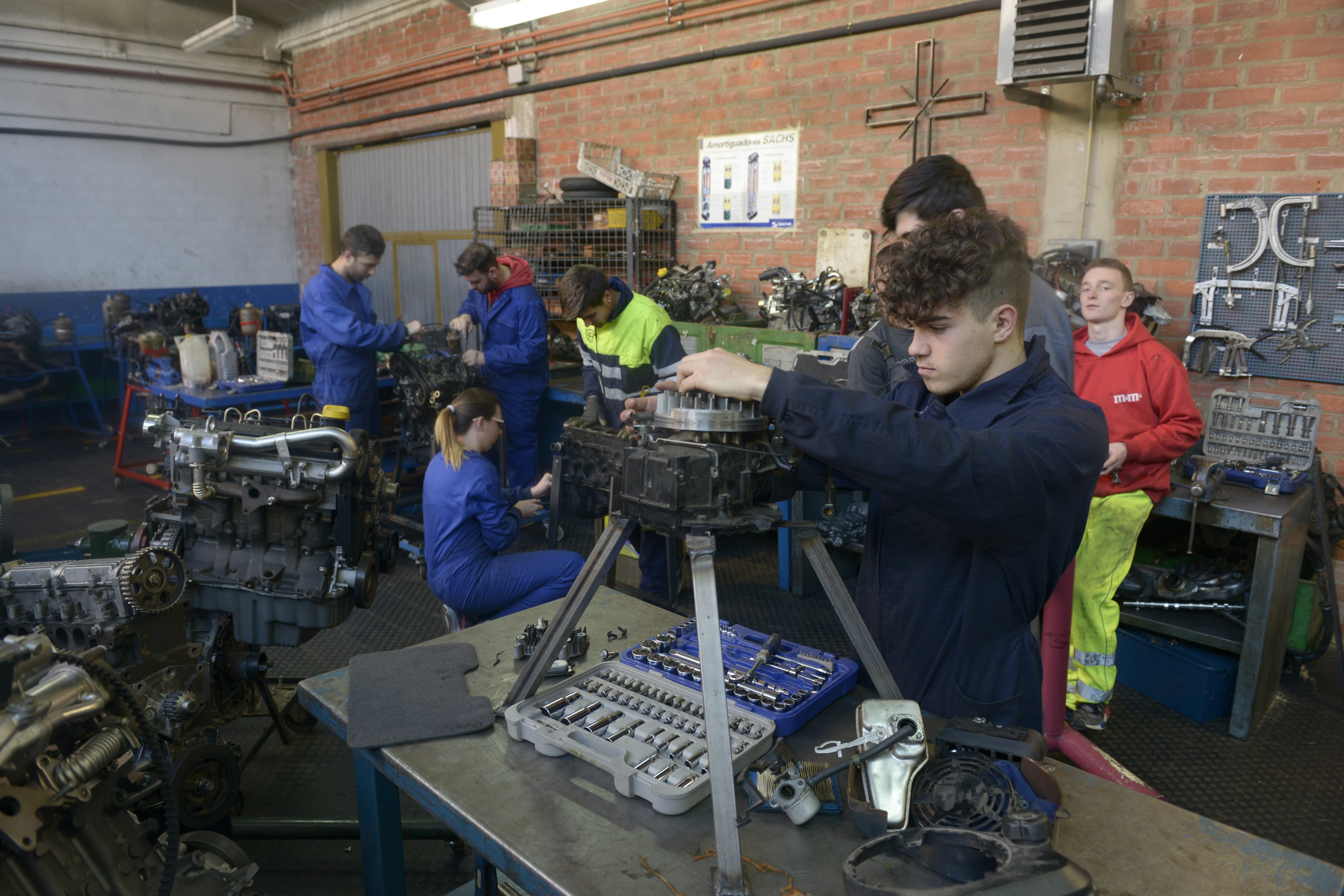 Educación práctica y orientada al mundo laboral. | MAURICIO PEÑA