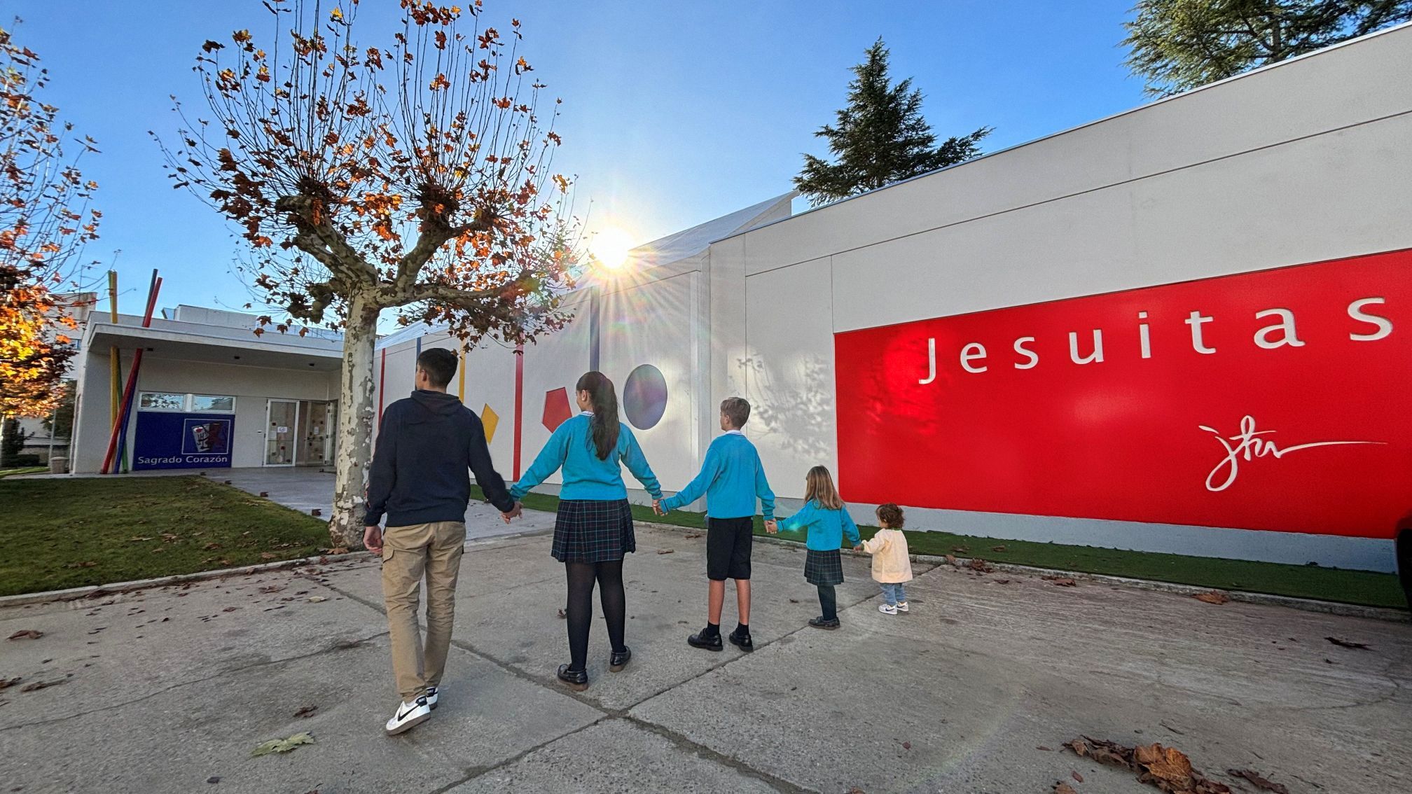 El colegio acompaña al alumnado en todas las etapas educativas, de Educación Infantil hasta Bachillerato.
