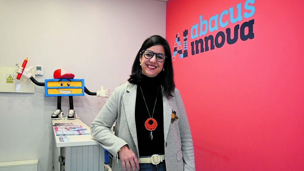 En la fotografía Sandra Valdueza, directora de Abacus Innova. | SAÚL ARÉN