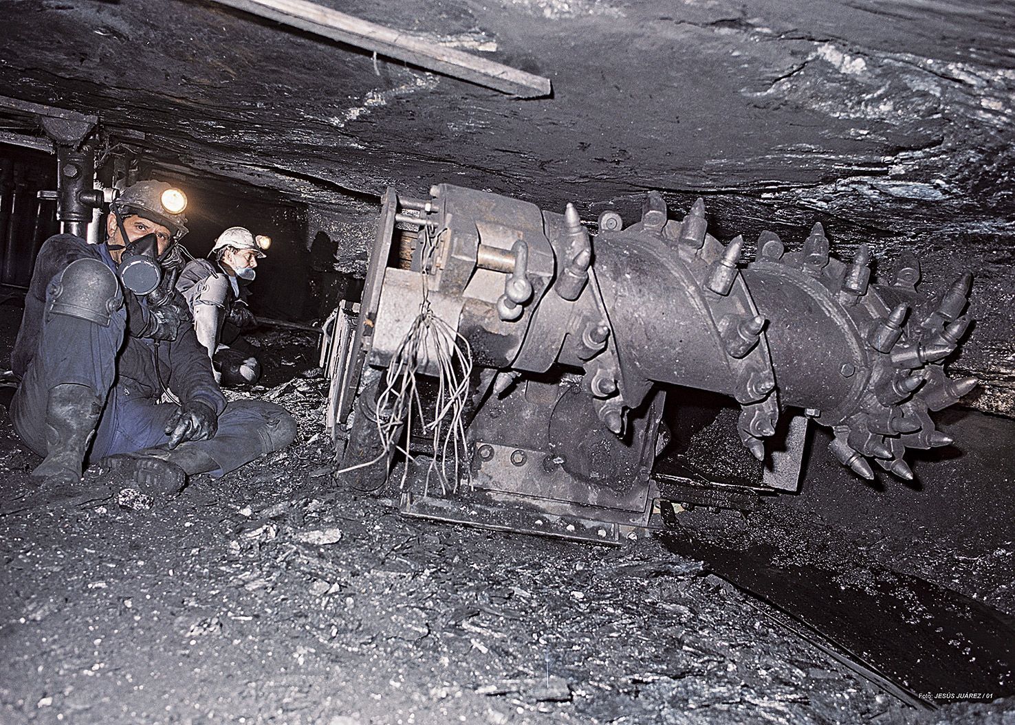 Imagen de archivo de unos trabajadores en el interir de una mina en León | JESÚS JUÁREZ