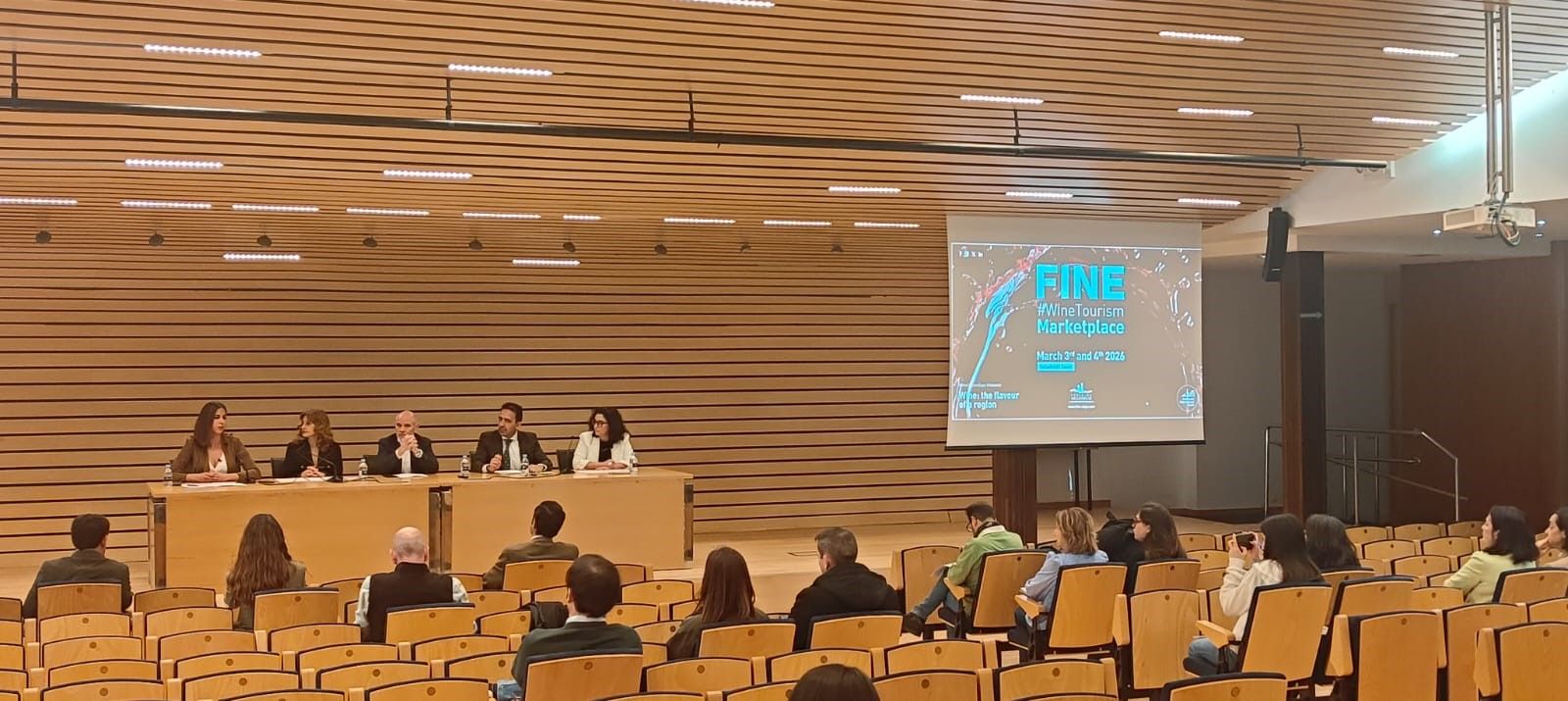 Una de las anteriores citas de FINE.