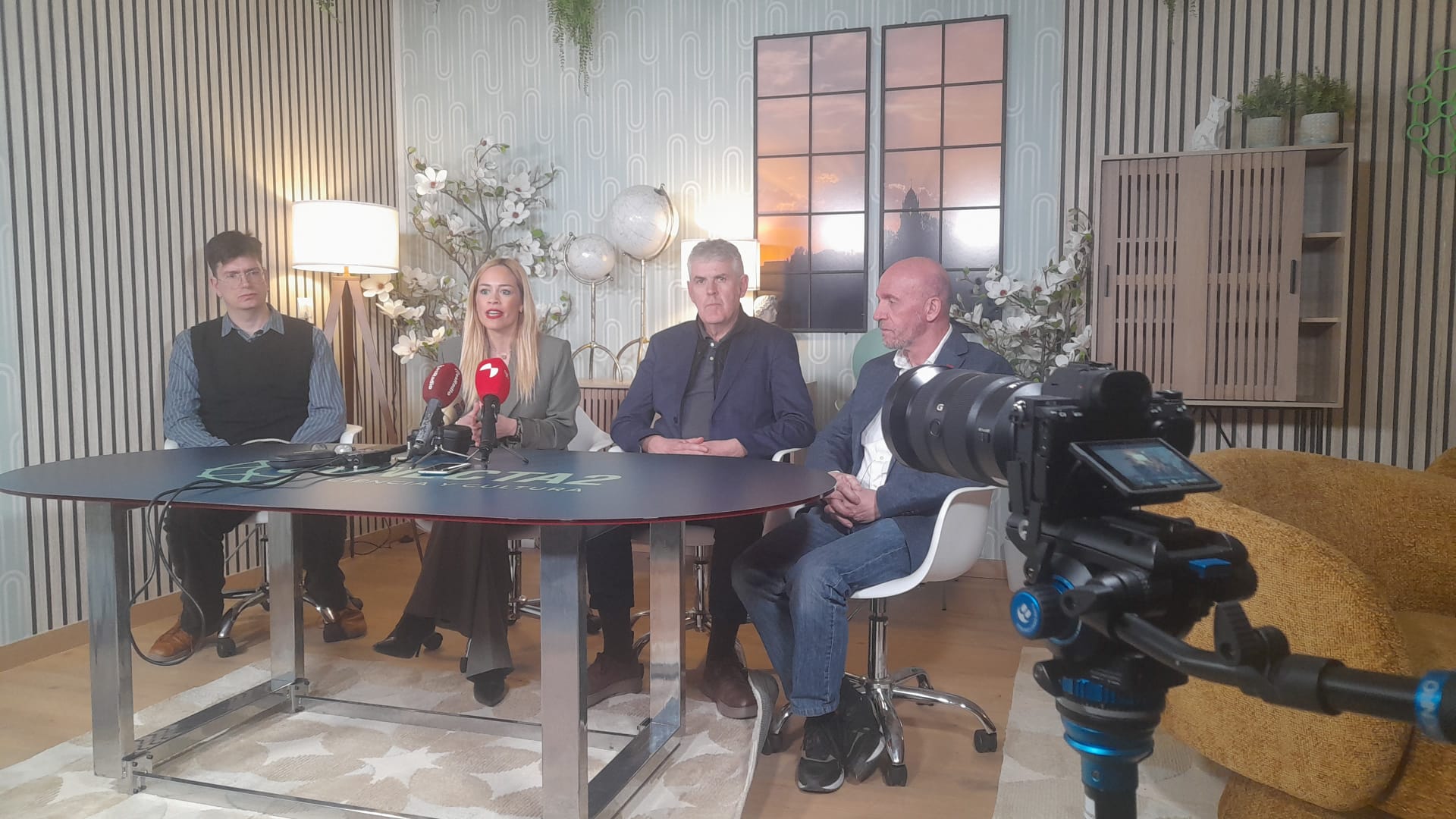 Presentación de la nueva apuesta comunicativa en el plató de UNED Ponferrada. | MAR IGLESIAS