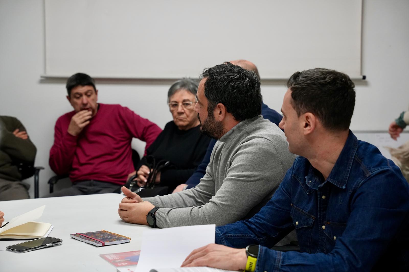 Reunión del PSOE de León con la Asociación DYA. | L.N.C.