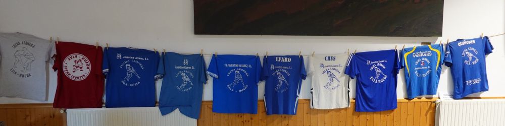 Las diferentes camisetas de la historia del Club también estuvieron presentes