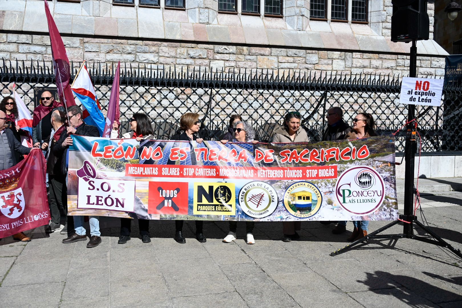 Unión en las protestas contra los macroproyectos industriales 