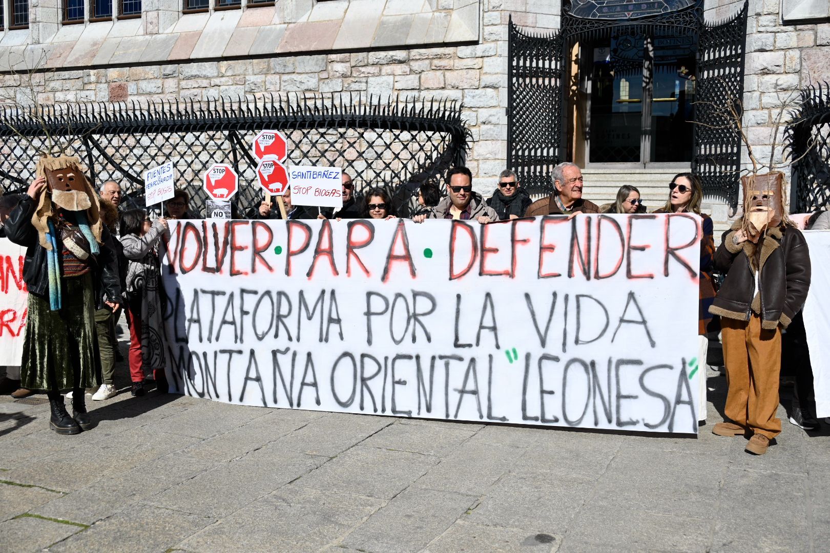 Unión en las protestas contra los macroproyectos industriales