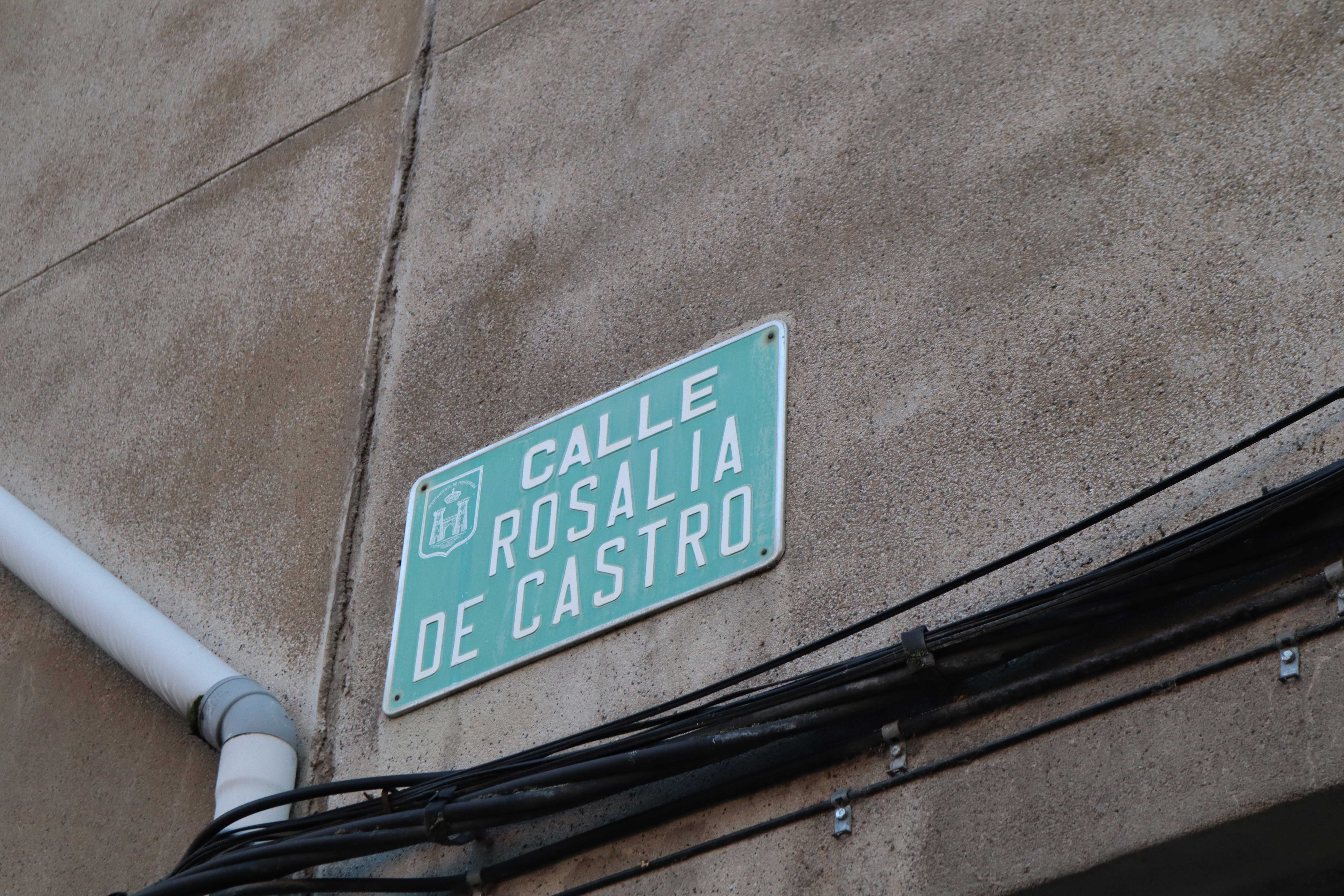 Calle Rosalía de Castro en el barrio ponferradino de los Judíos. | L.N.C.