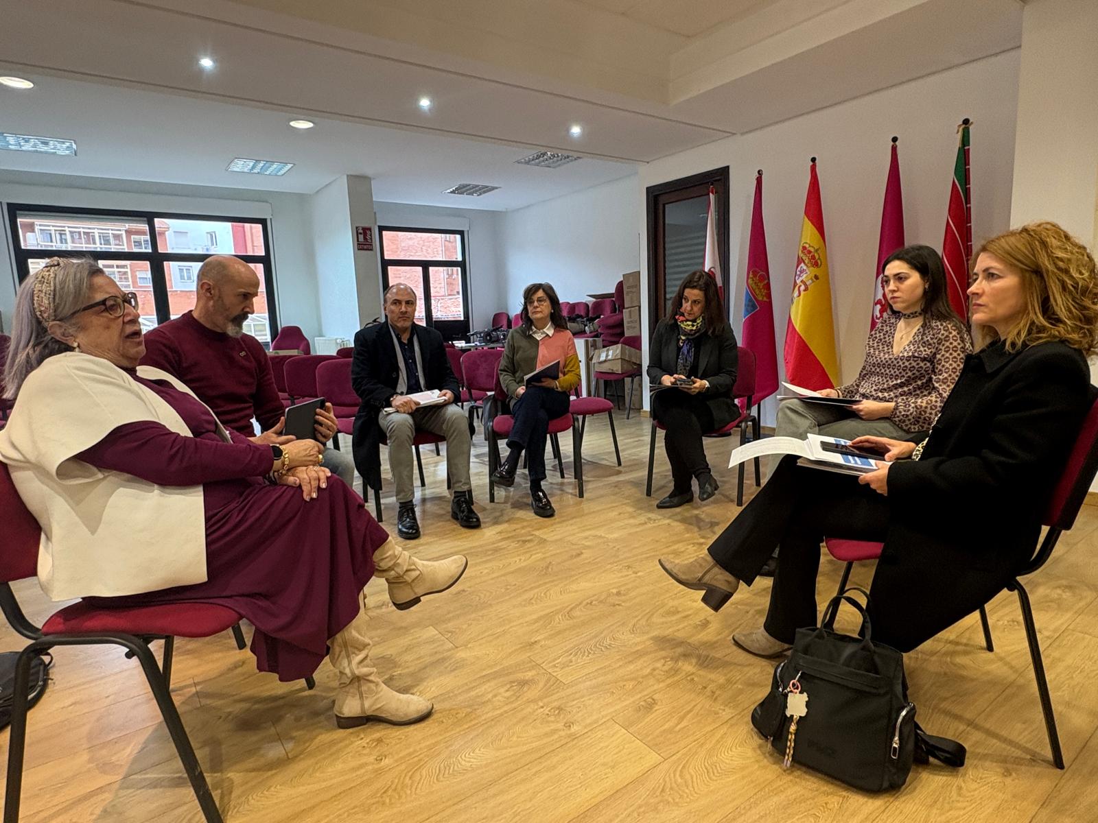 Un instante del encuentro de UPL con la Federación Autismo CyL. | L.N.C.