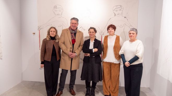 Las artistas en la inauguración