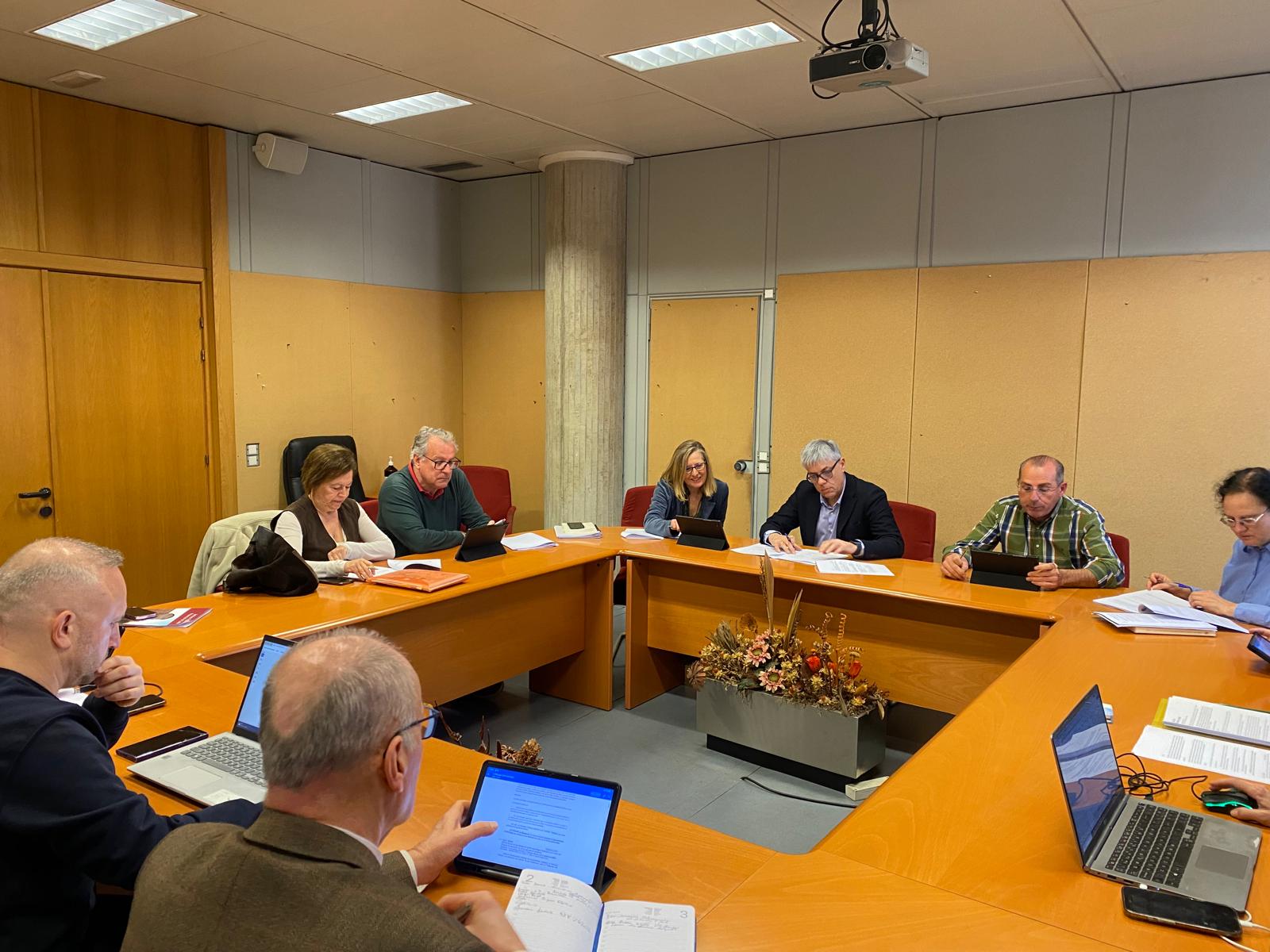 Una imagen de la reunión de la Comisión Territorial de Patrimonio en León. L.N.C. Una imagen de la reunión de la Comisión Territorial de Patrimonio en León. L.N.C.