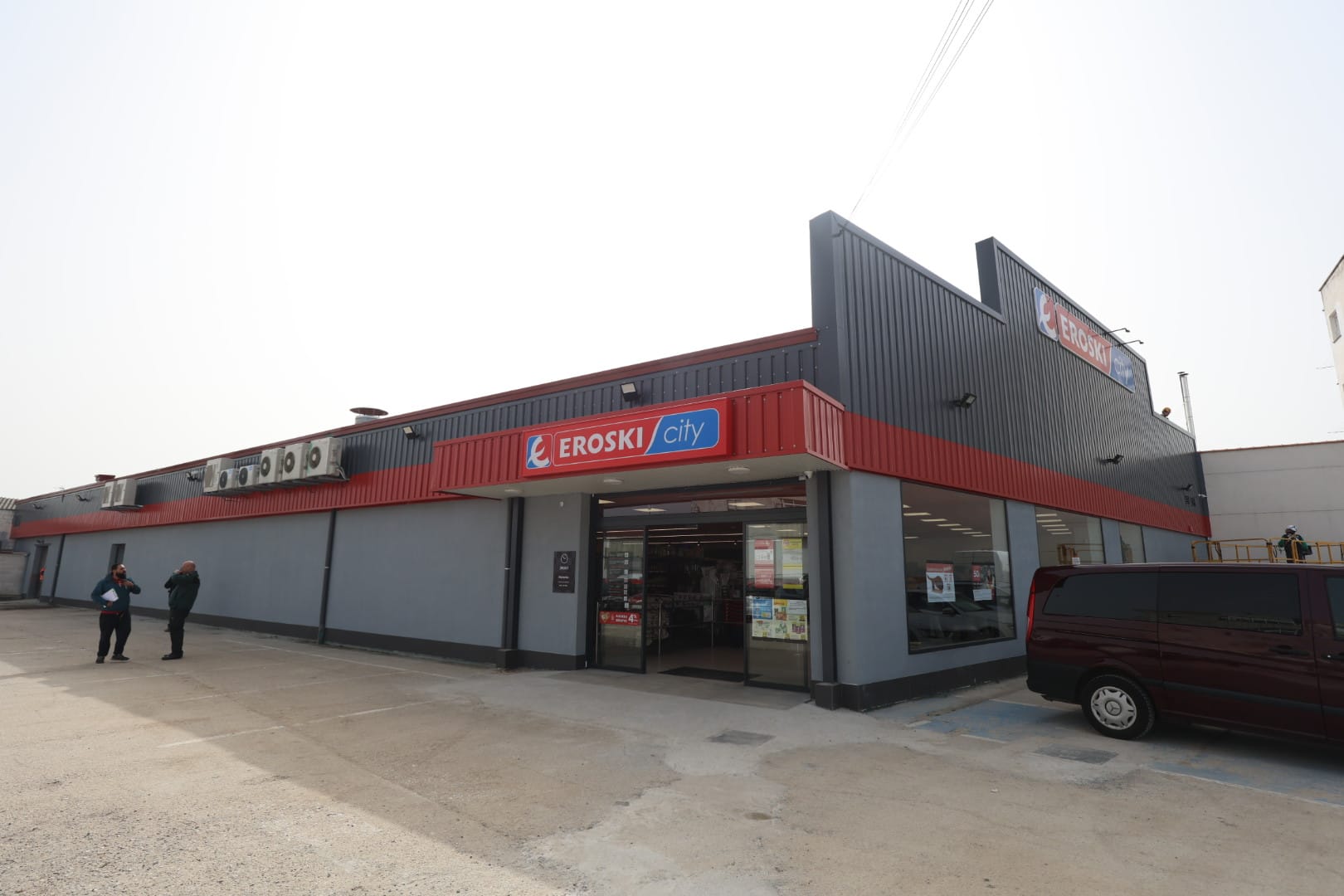 Entrada del nuevo supermercado. | FERNANDO OTERO