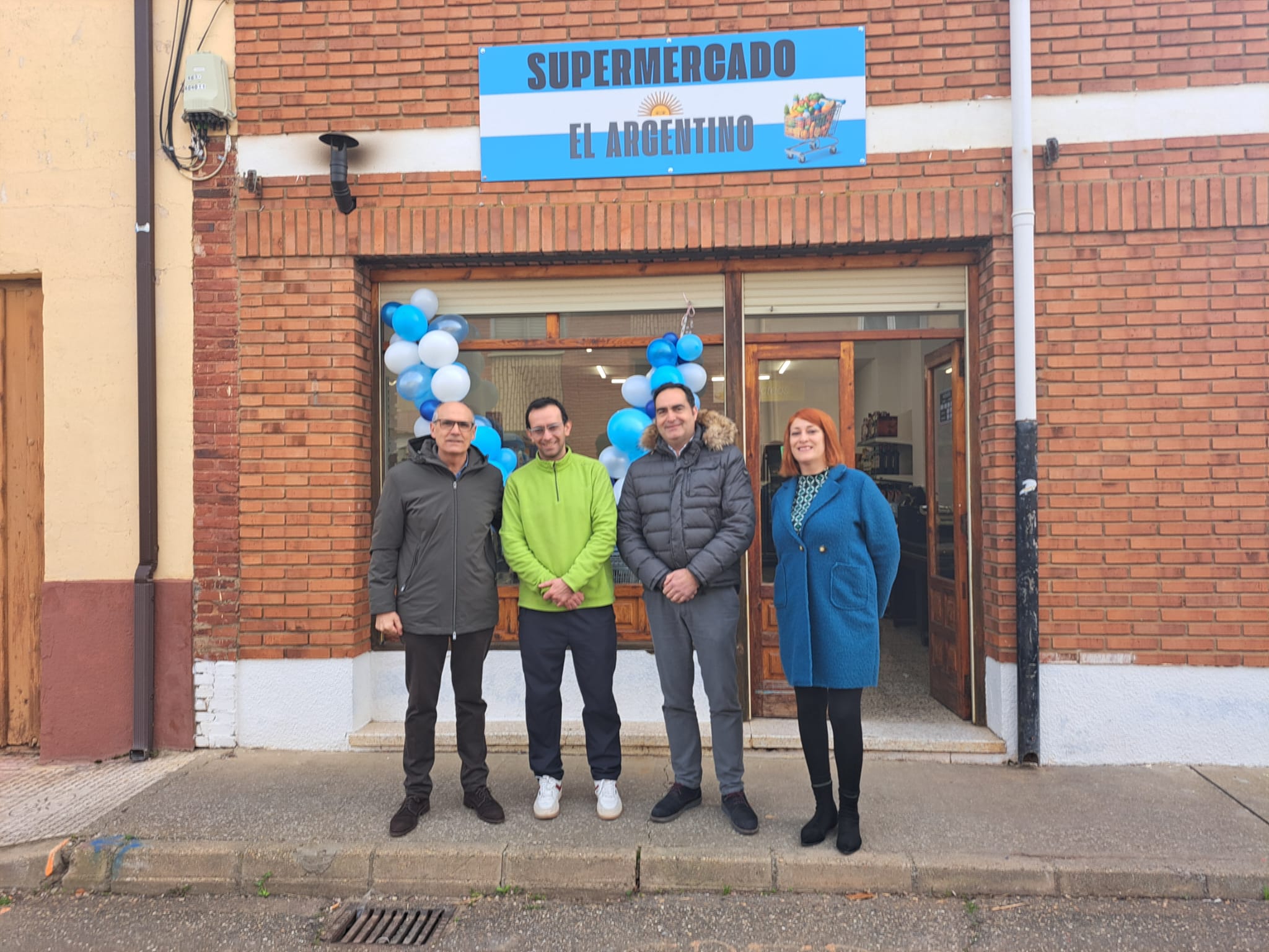 La tienda ha abierto bajo el nombre de 'Supermercado El Argentino'. | L.N.C.