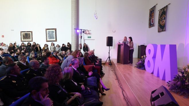 El Aula Magna de la Facultad de Educación acogió el acto del 8M | FERNANDO OTERO