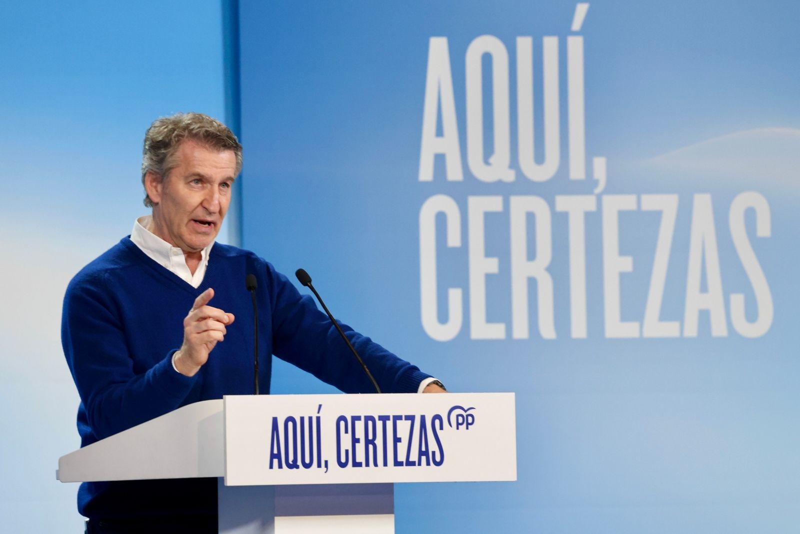 El presidente nacional del PP, Alberto Nuñez Feijoó, participa en un acto de campaña en La Bañeza | CAMPILLO / ICAL