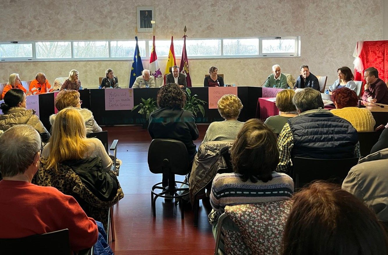 Acto por el 8M celebrado en Sariegos. | L.N.C.