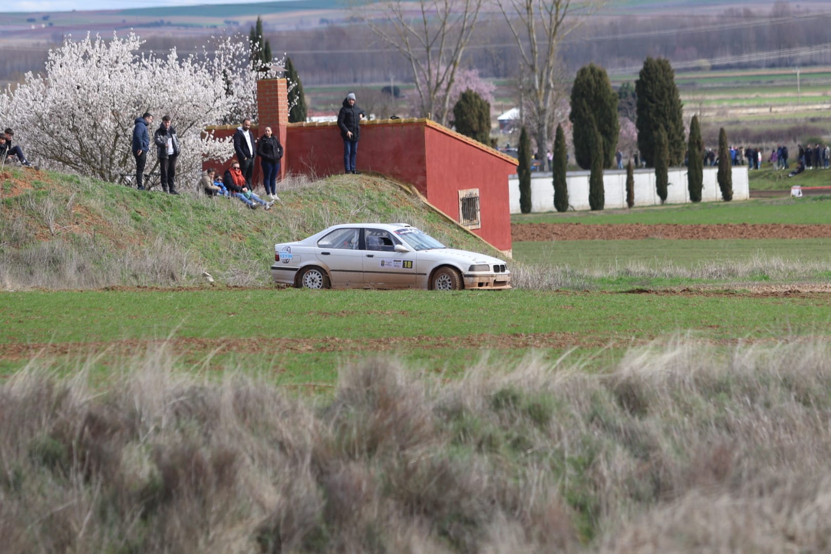 Diferentes momentos de la primera edición del Rallysprint de Villaquejida. FERNANDO OTERO (5)