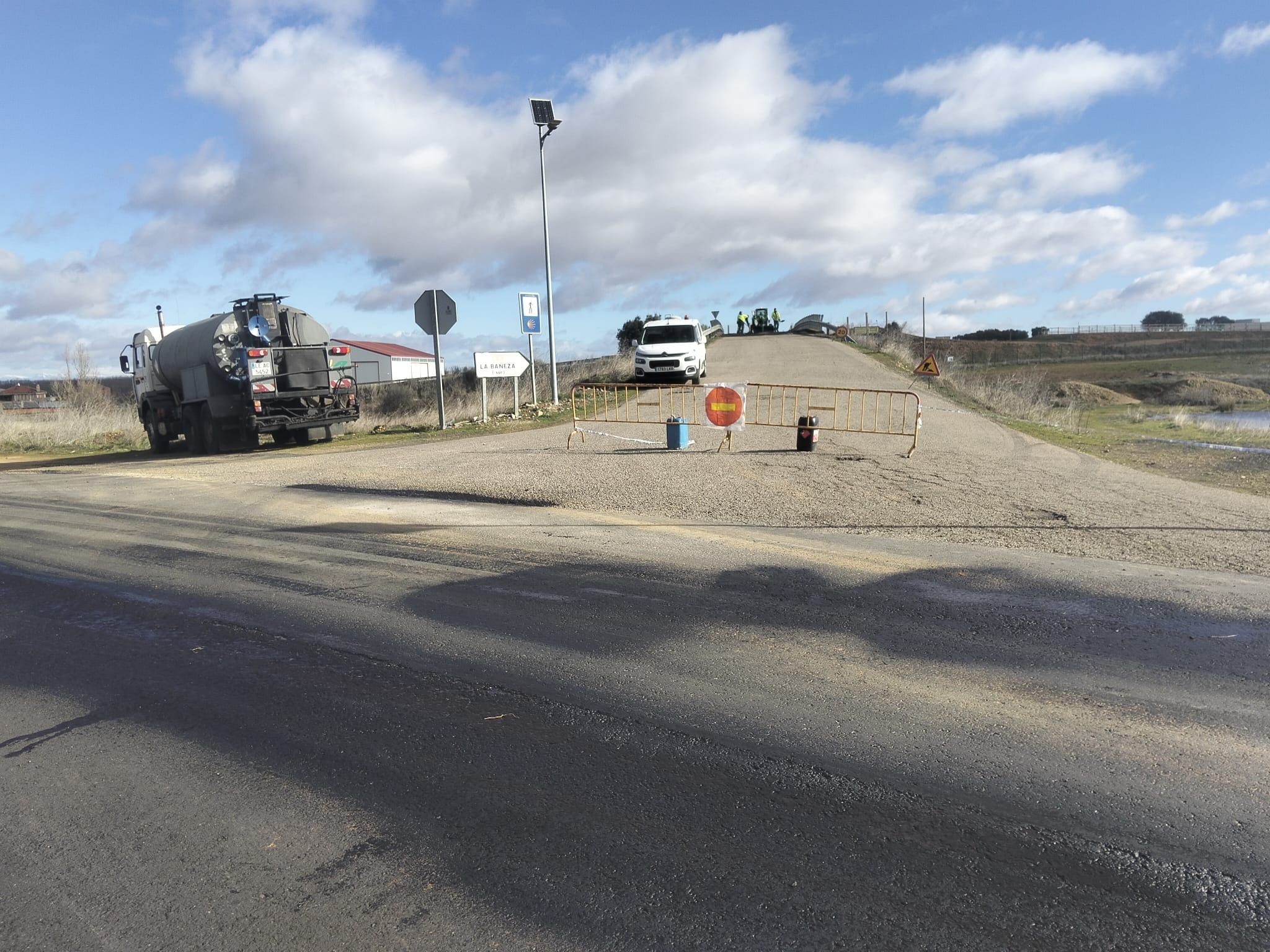 Inicio de las obras de asfaltado del puente hacia Santa Elena. | L.N.C.