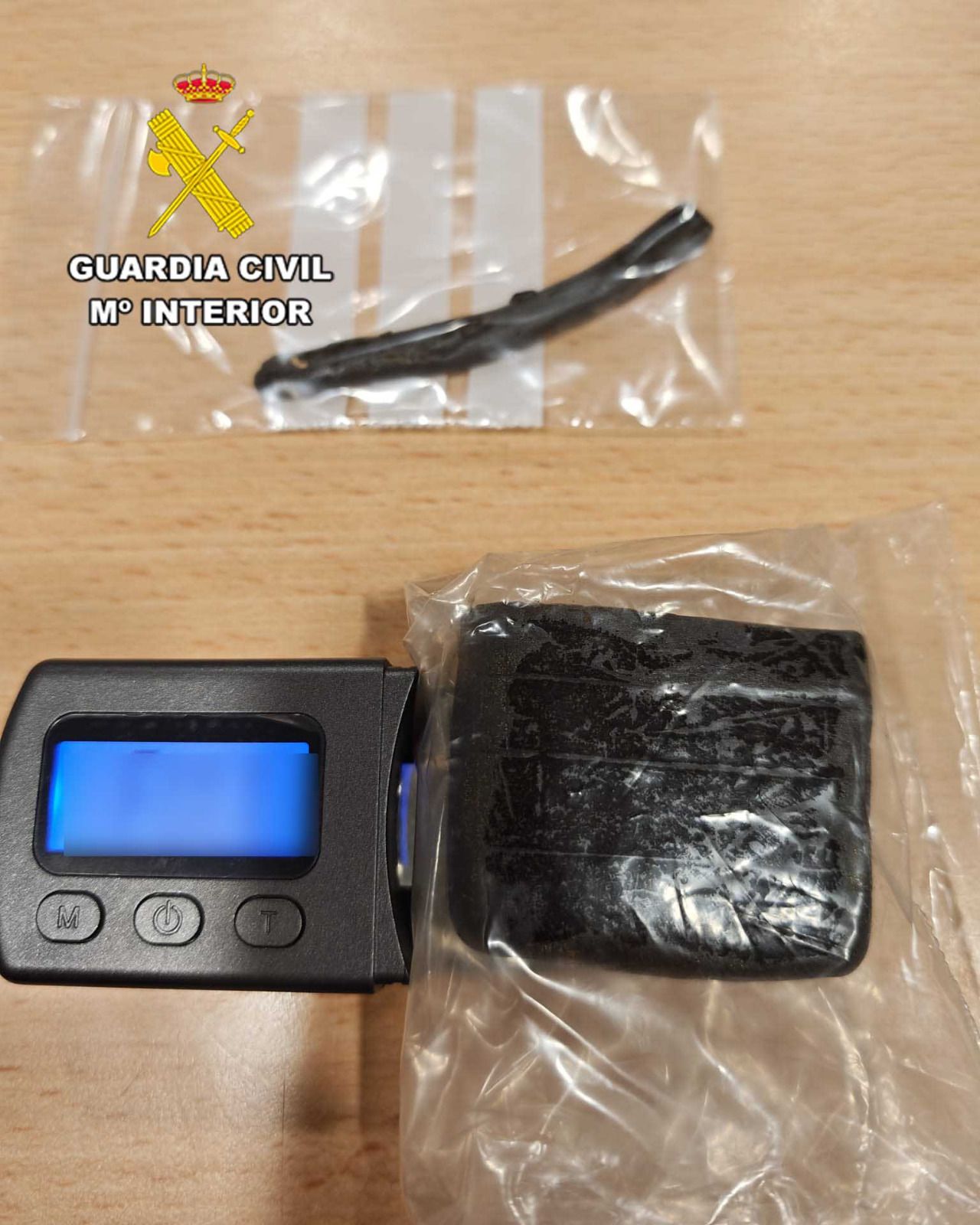 Material incautado por la Guardia Civil en Villanueva de Carrizo