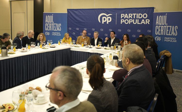 Reunión de Rueda con políticos y empresarios. | ICAL