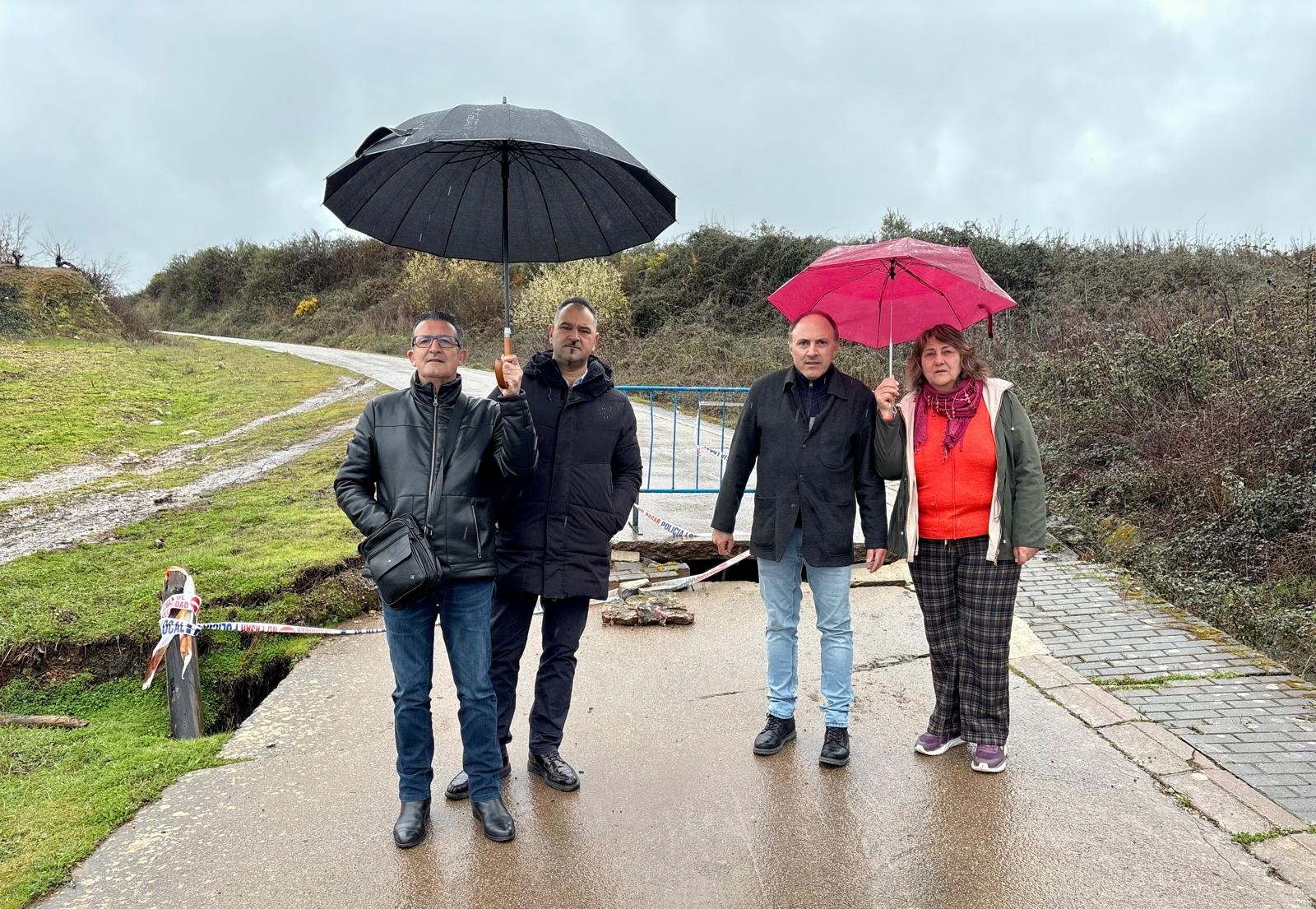 Los dirigentes de la UPL en Castroventosa.