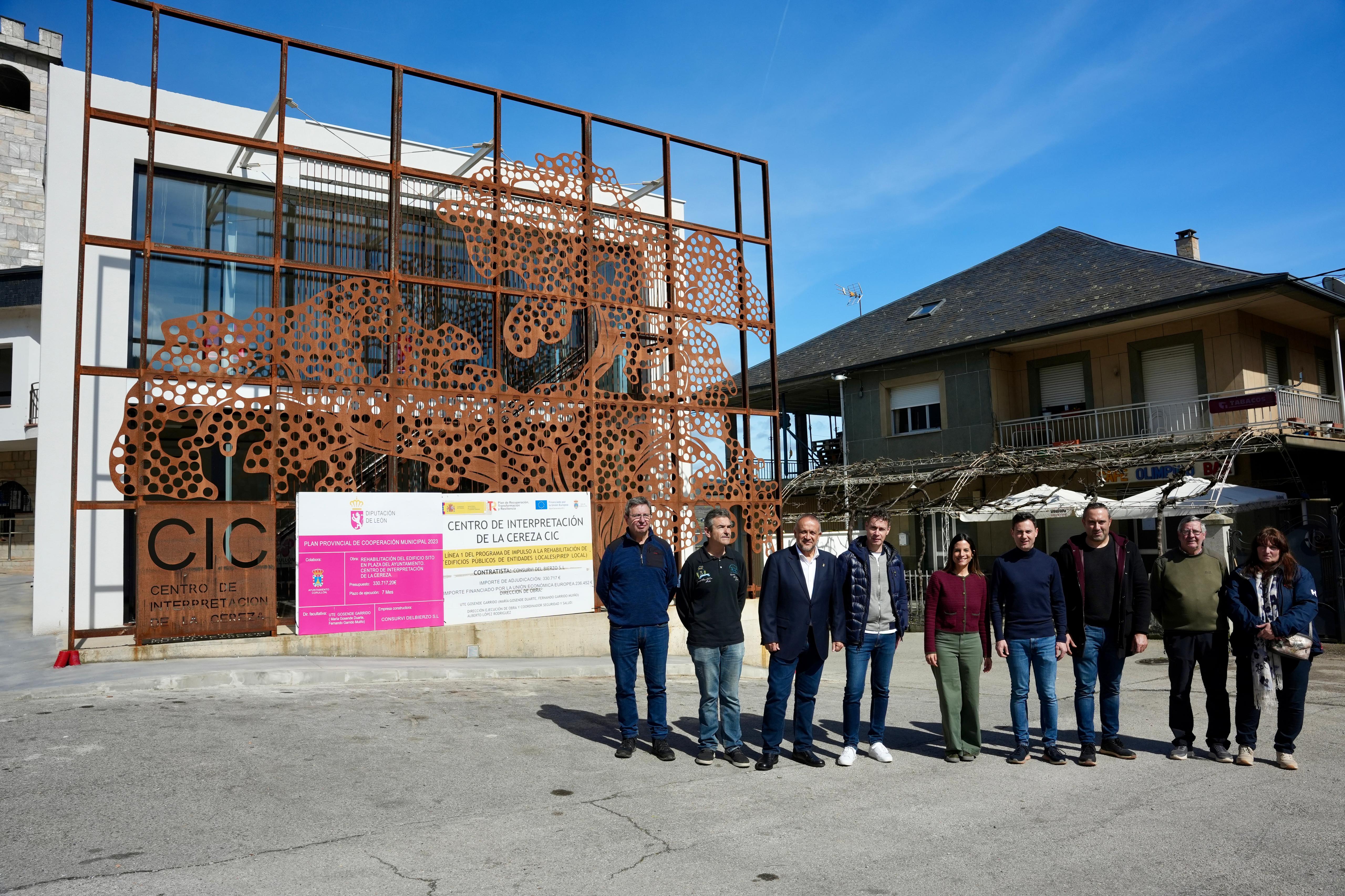 Visita de los socialistas a Corullón.