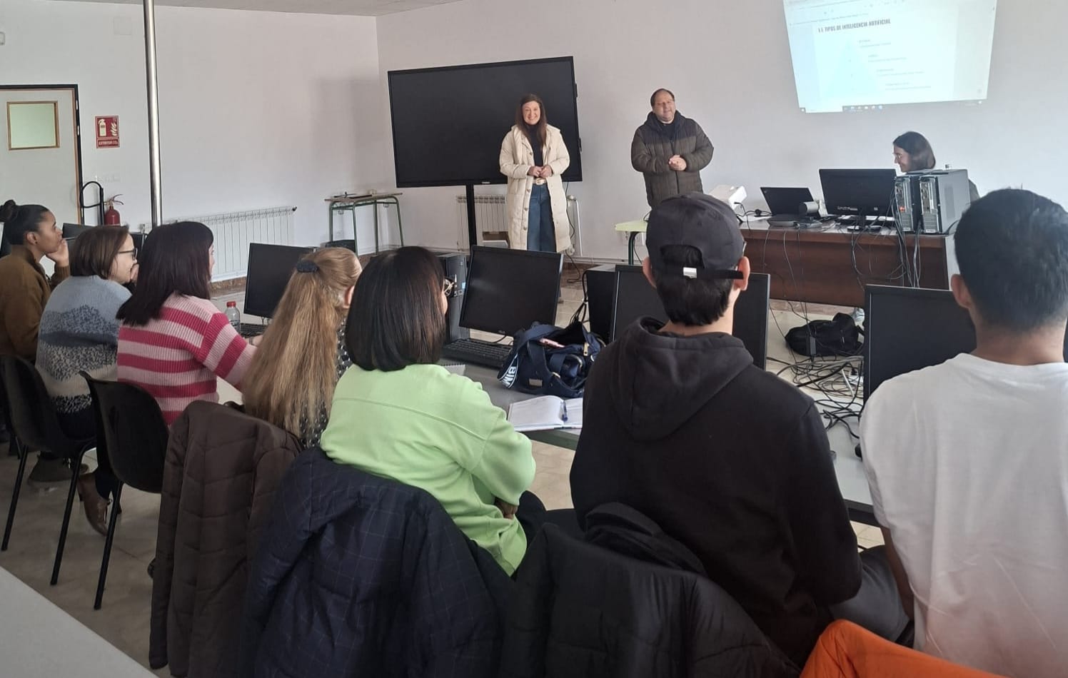 La Bañeza acerca a la ciudadanía los diferentes posibles usos de la Inteligencia Artificial