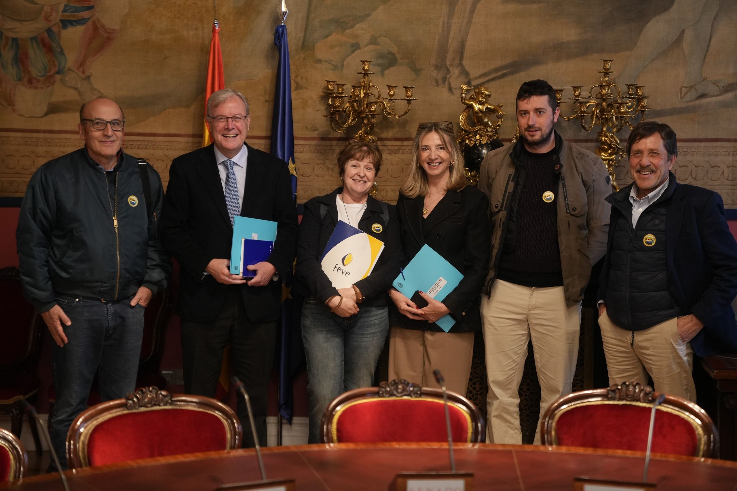 Reunión del PP en el Senado con la Plataforma en Defensa de FEVE