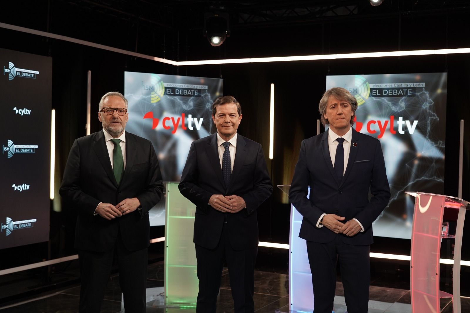 Imagen de los tres candidatos antes del debate | EDUARDO MARGARETO (ICAL)