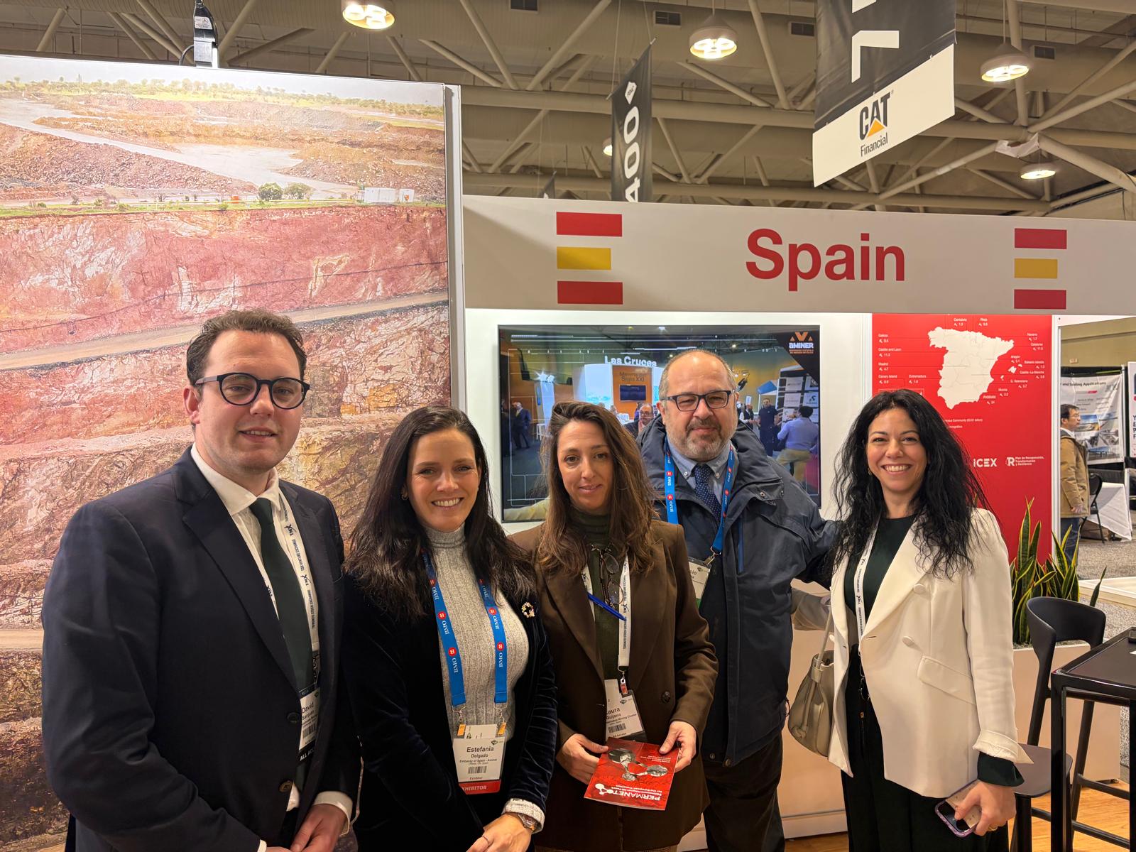 David Sanjuan (ISMC), Estafanía Delgado Rich (AMINER), Laura Quijano (ISMC), Ignacio Mezquita (Consejero Económico y Comercial de España en Ottawa) y Patricia Núñez (ISMC)