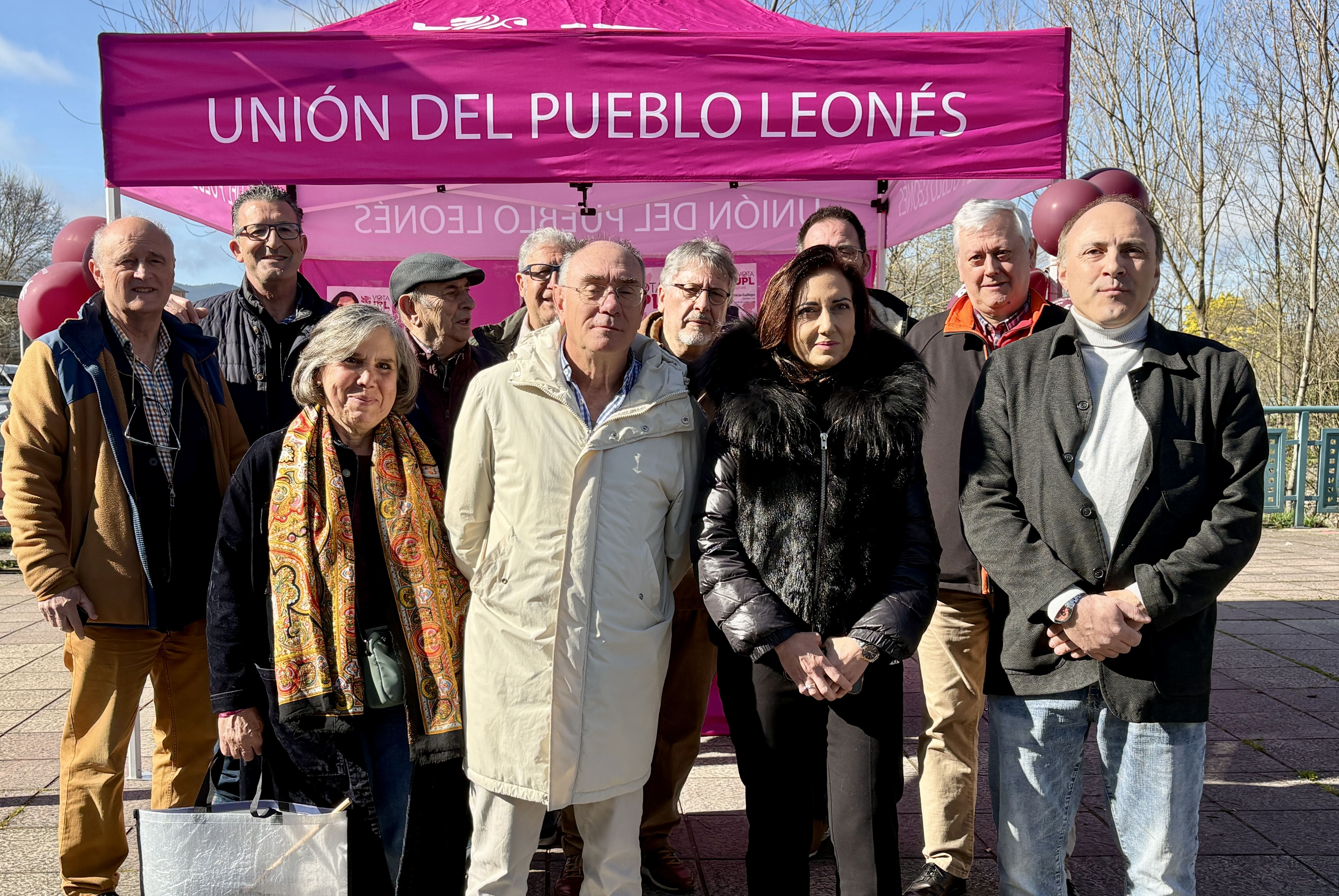 Miembros de la Unión del Pueblo Leonés en Bembibre.