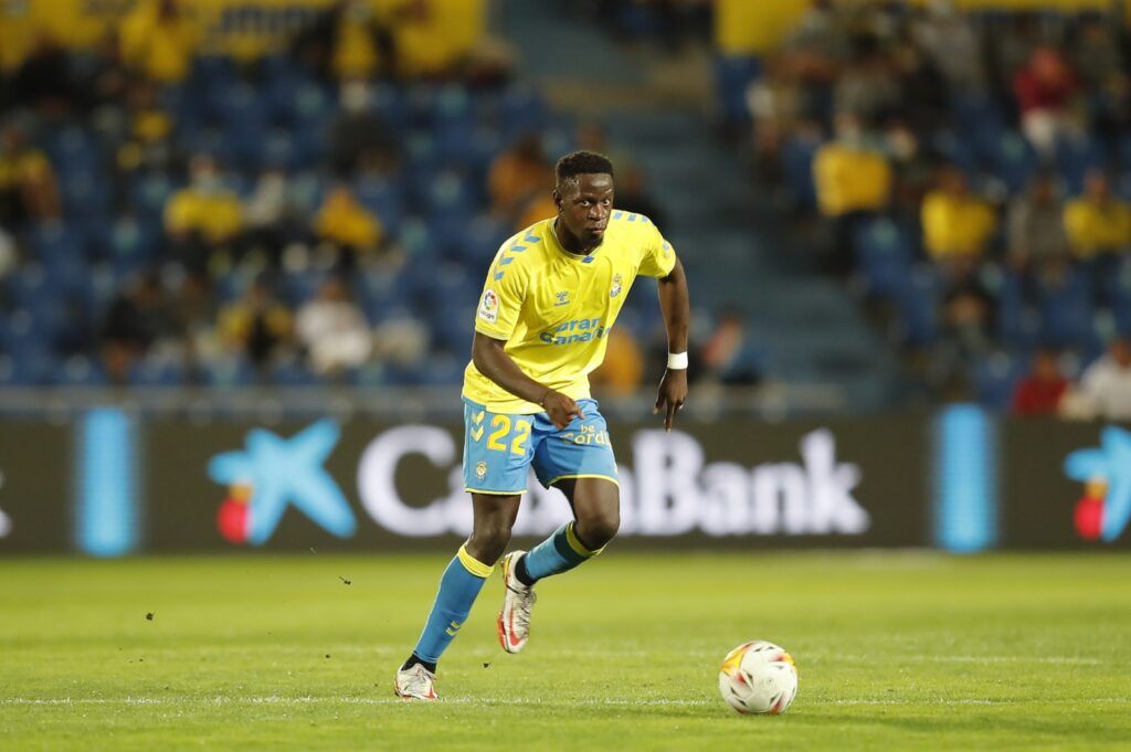 Mfulu llega a prueba a Ponferrada para evaluar su fichaje. LALIGA