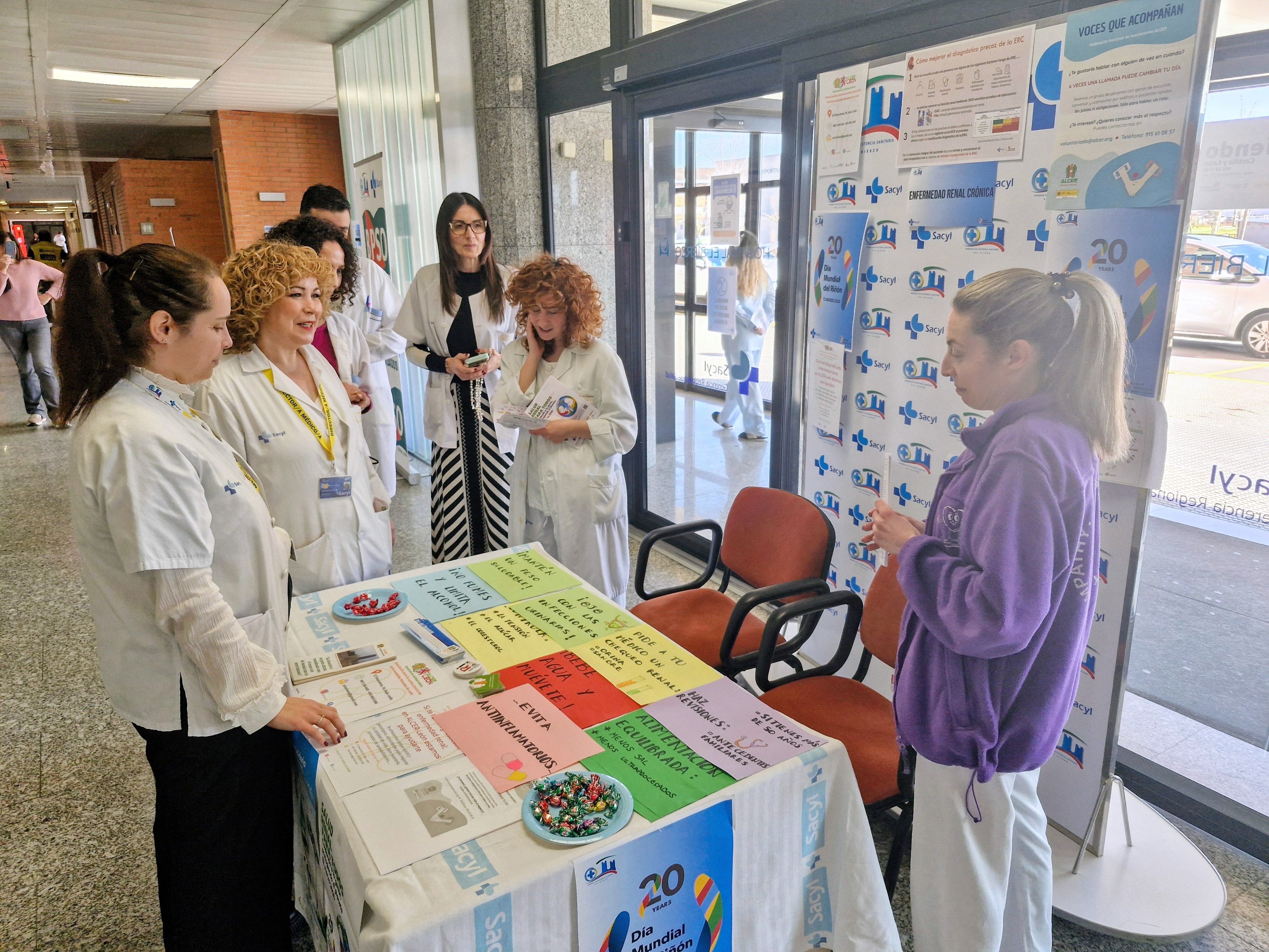El equipo directivo de la Gasbi en la mesa informativa por el Día Mundial del Riñón.