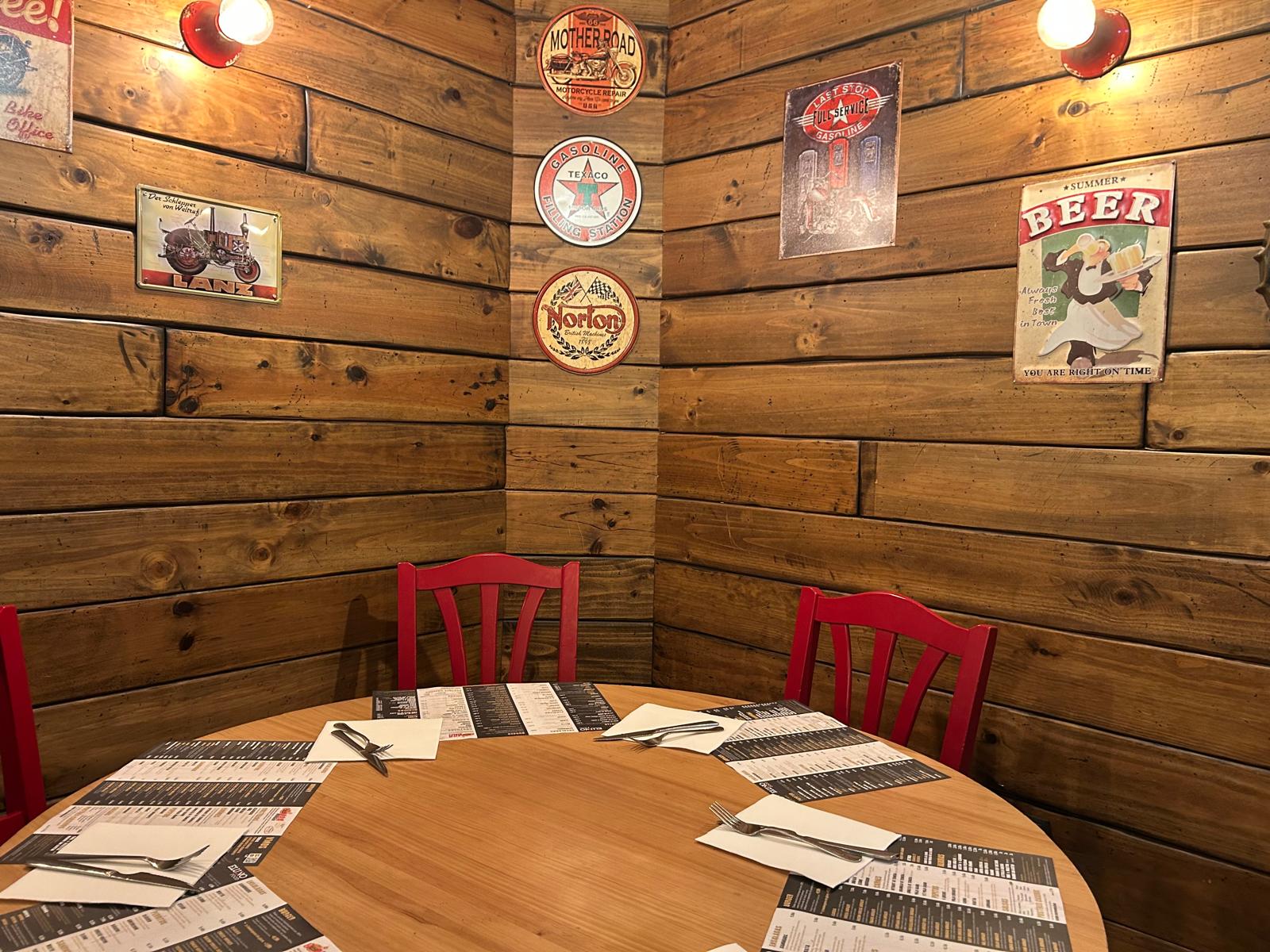 Vista del comedor interior de EL UNO Urban Food | B.G.