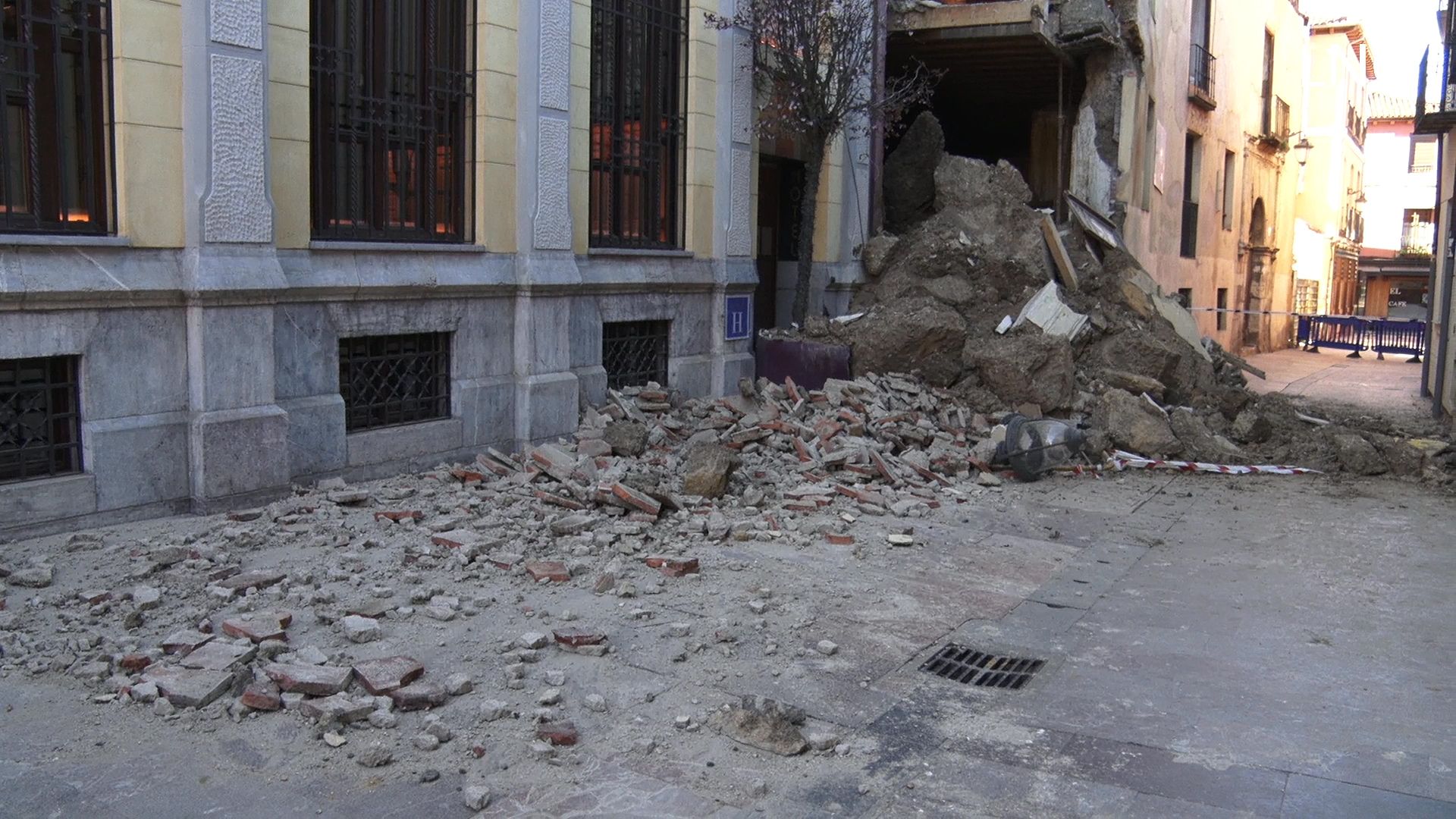 Se derrumba parte de la casona de Dámaso Merino en pleno Barrio Romántico de León