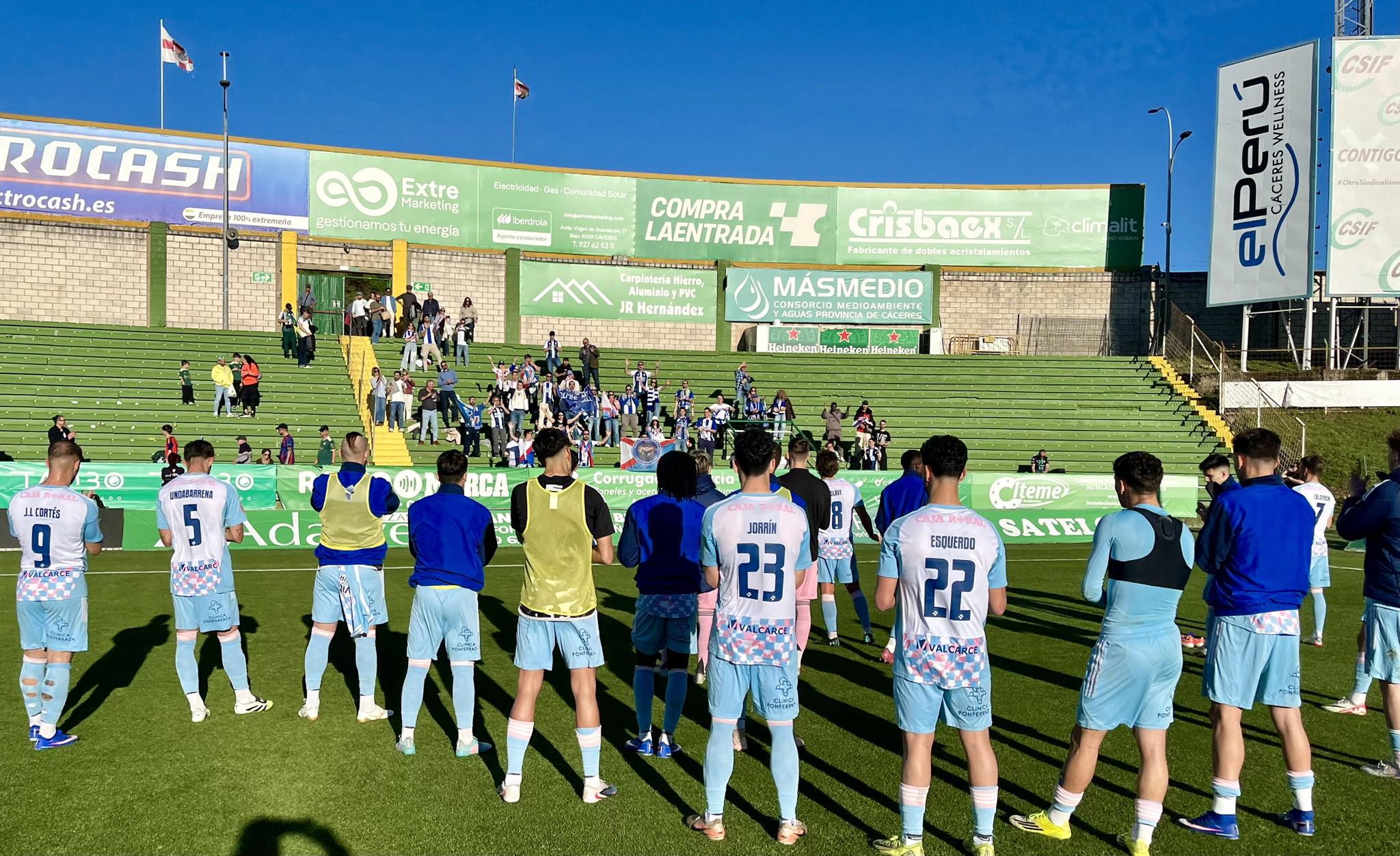 Nafti no se mostró nada contento con el hacer del equipo en la parte ofensiva en la segunda mitad. PONFERRADINA