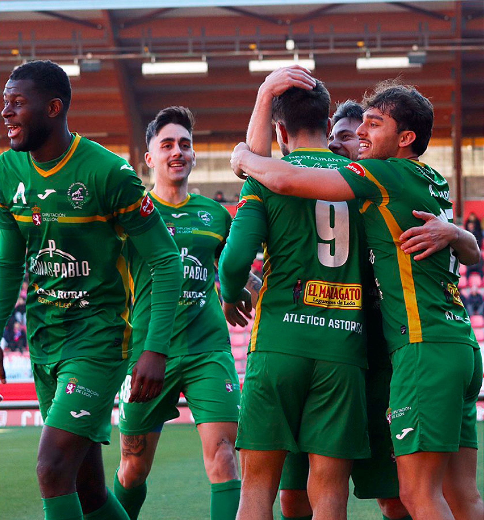 Los jugadores del Astorga celebran el gol en Soria ante el Numancia. | ATLÉTICO ASTORGA