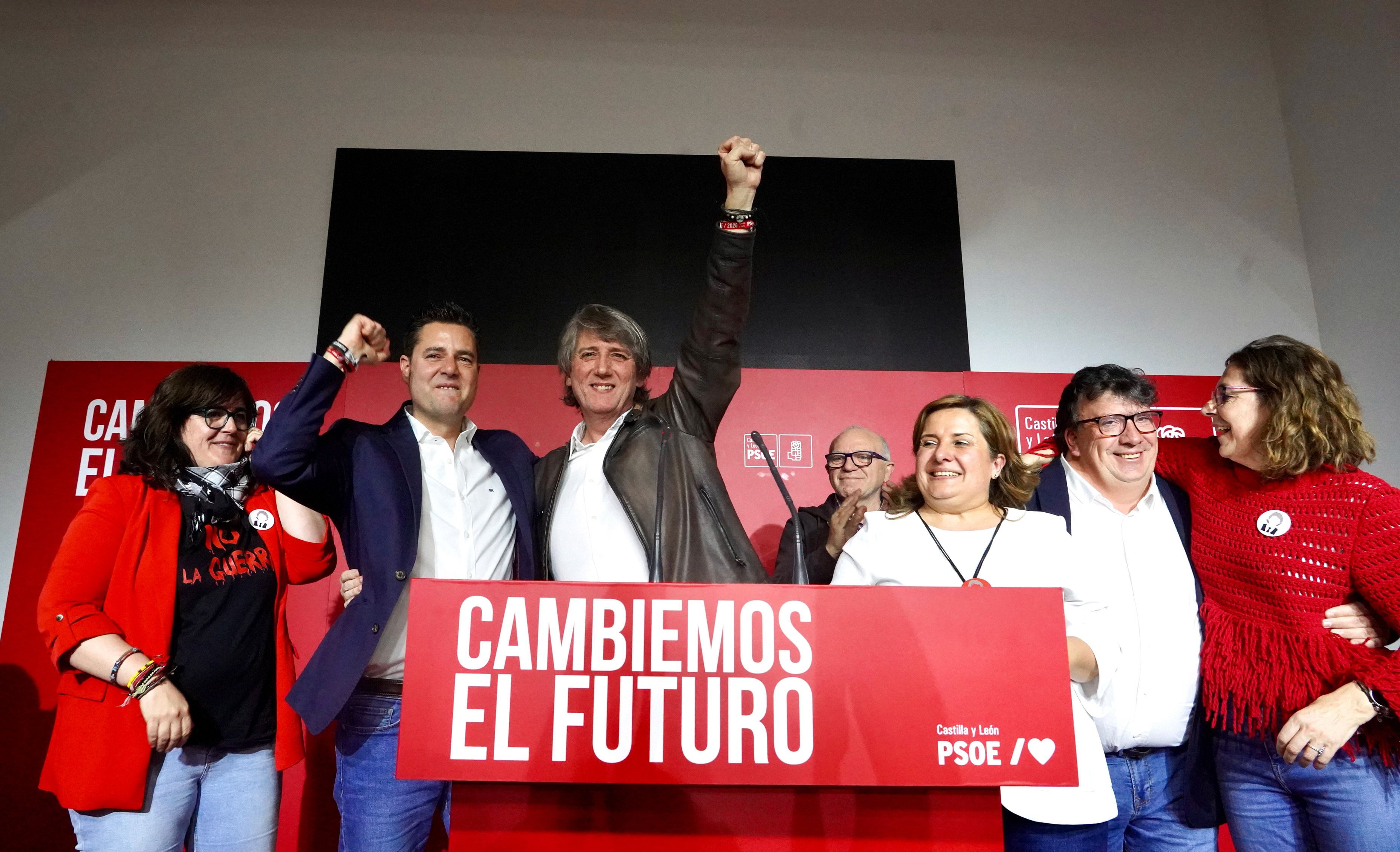 Celebración de la candidatura del PSOE, con Carlos Martínez a la cabeza. | ICAL Celebración de la candidatura del PSOE, con Carlos Martínez a la cabeza. | ICAL