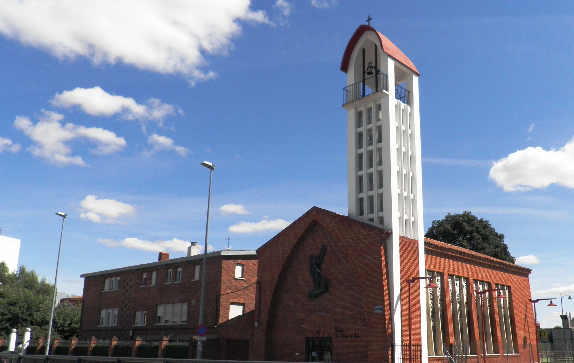 La iglesia que construyó en el barrio Canseco y en la que está enterrado con su mujer y su hija La iglesia que construyó en el barrio Canseco y en la que está enterrado con su mujer y su hija