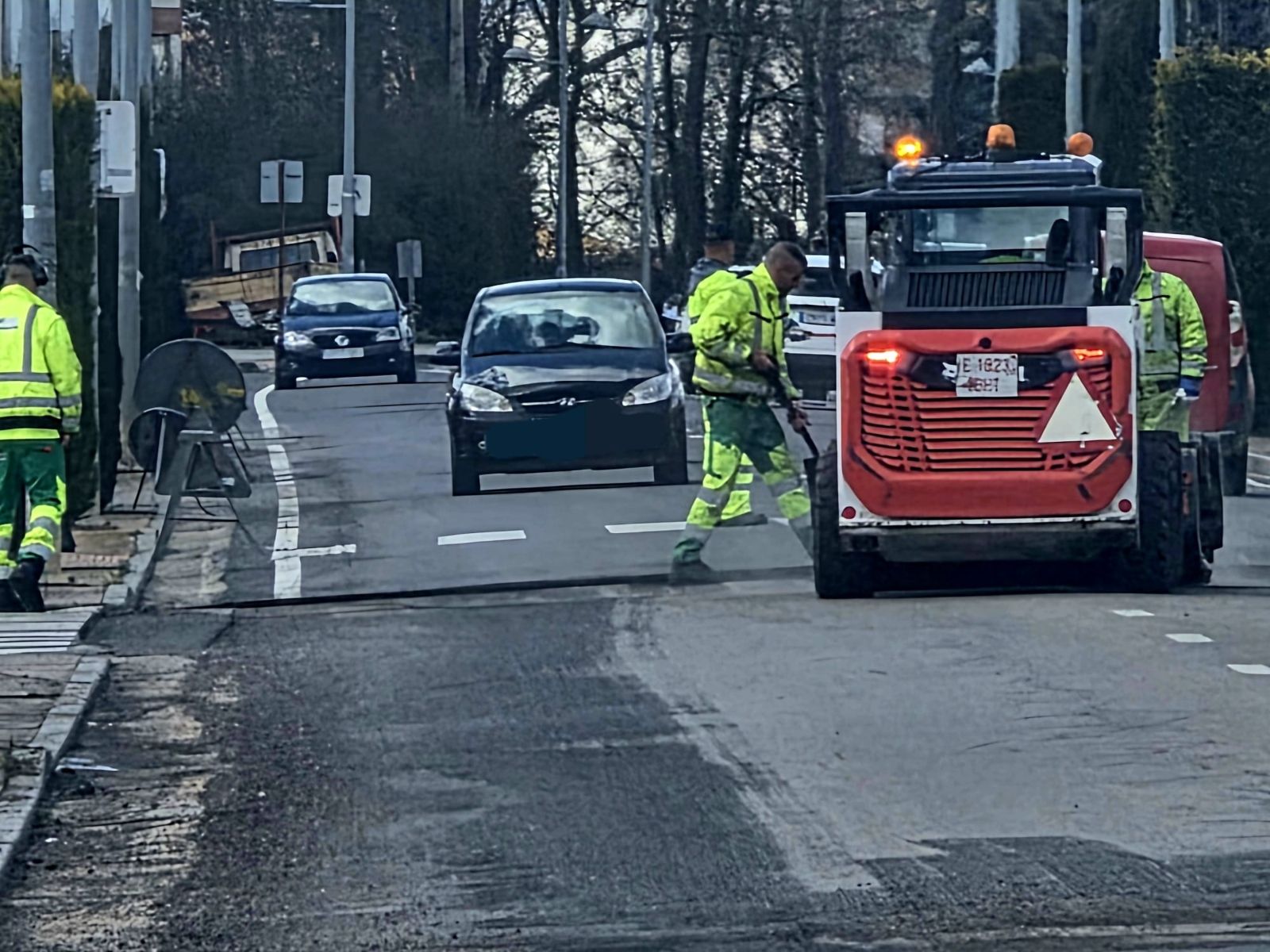 Trabajos de reasfaltado en la Carretera N-VI a su paso por La Bañeza | L.N.C. Trabajos de reasfaltado en la Carretera N-VI a su paso por La Bañeza | L.N.C.