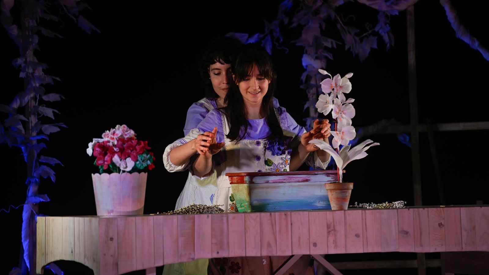 Una escena de ‘El jardín de Olivia’, que este domingo llega al Auditorio de León. | XIXÓN CULTURA Y EDUCACIÓN