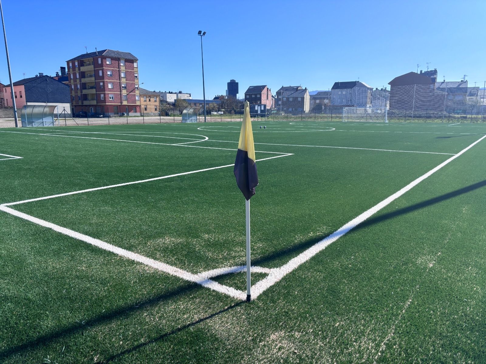 Nuevo campo de fútbol 7 de Cuatrovientos. | JAVIER FERNÁNDEZ