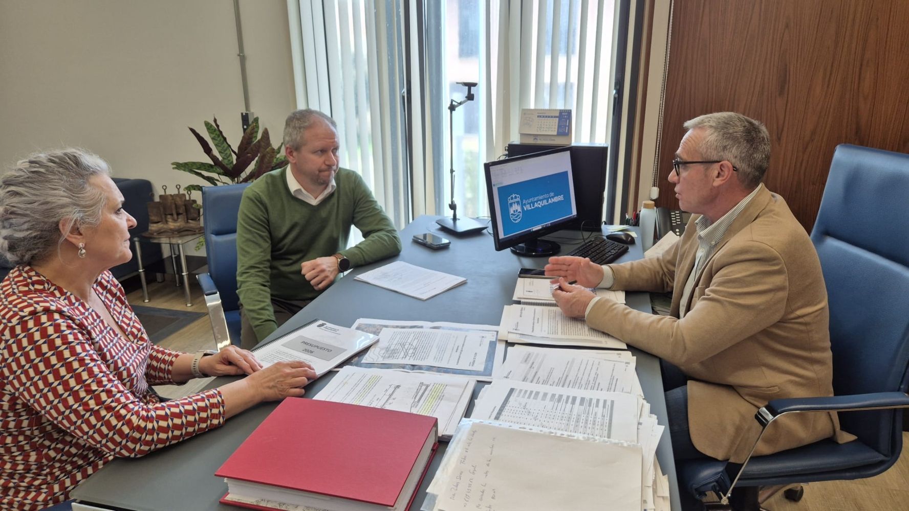 Reunión preparatoria del presupuesto del Ayuntamiento de Villaquilambre | L.N.C. Reunión preparatoria del presupuesto del Ayuntamiento de Villaquilambre | L.N.C.