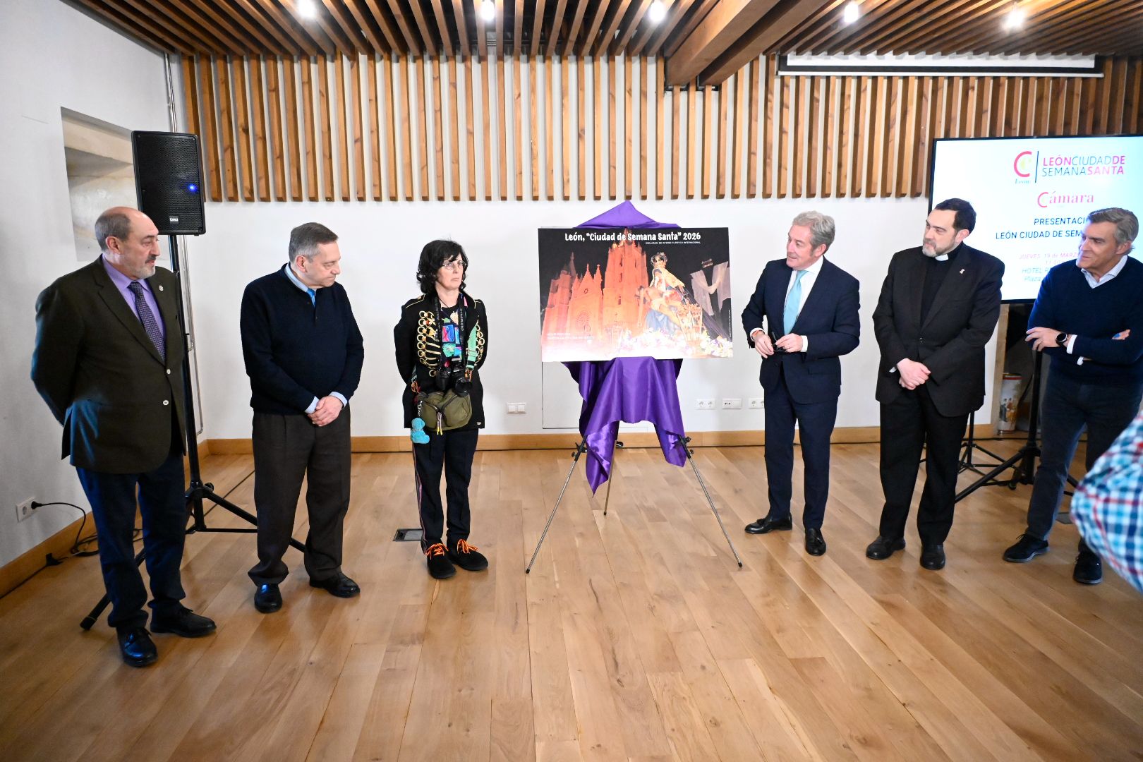 Presentación del cartel de la Semana Santa de la Cámara de Comercio de León. | SAÚL ARÉN